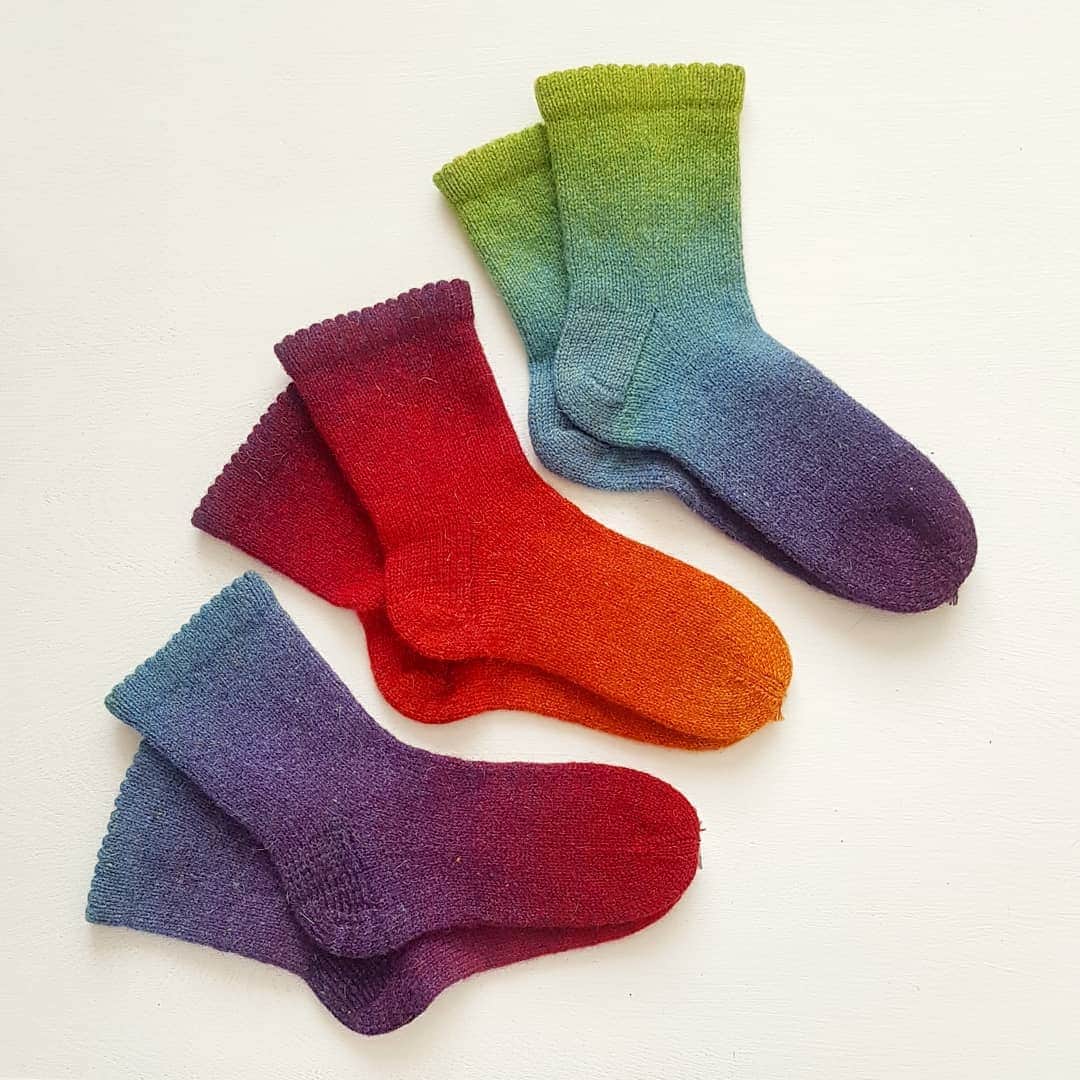ティネスのインスタグラム：「New season- new listings! 😍 Although it's still February we are feeling very excited about spring! 🌷 Therefore we already prepared some colorful, sunny and bright listings for you ☀️  Wool socks from gradient yarn in different sizes. 15.00€. WWW.TINES.LV WORLDWIDE SHIPPING」