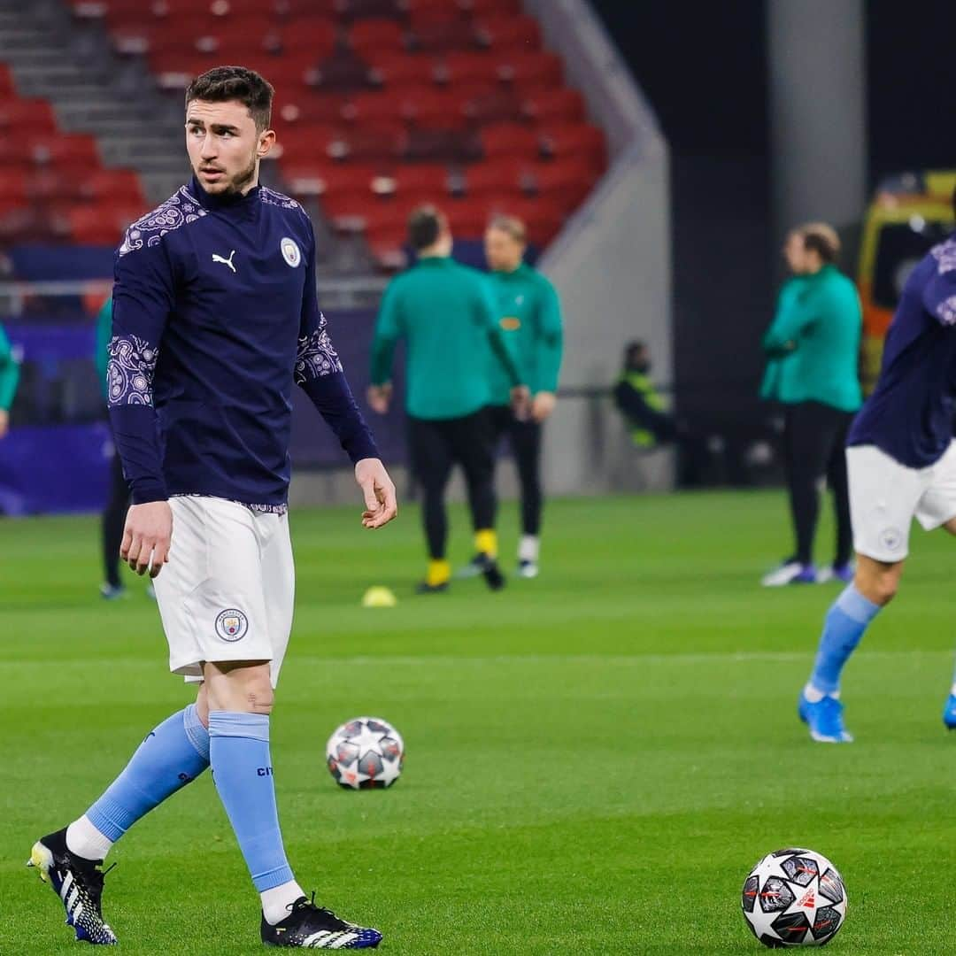 マンチェスター・シティFCさんのインスタグラム写真 - (マンチェスター・シティFCInstagram)「Limbering up! 💪 #mancity」2月25日 4時50分 - mancity