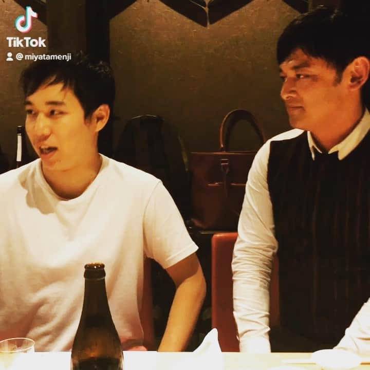 宮田麺児のインスタグラム：「動画整理してたらでてきた。 はじめてのせいや。  #せいや #てつじ #霜降り明星 #シャンプーハット #漫才」