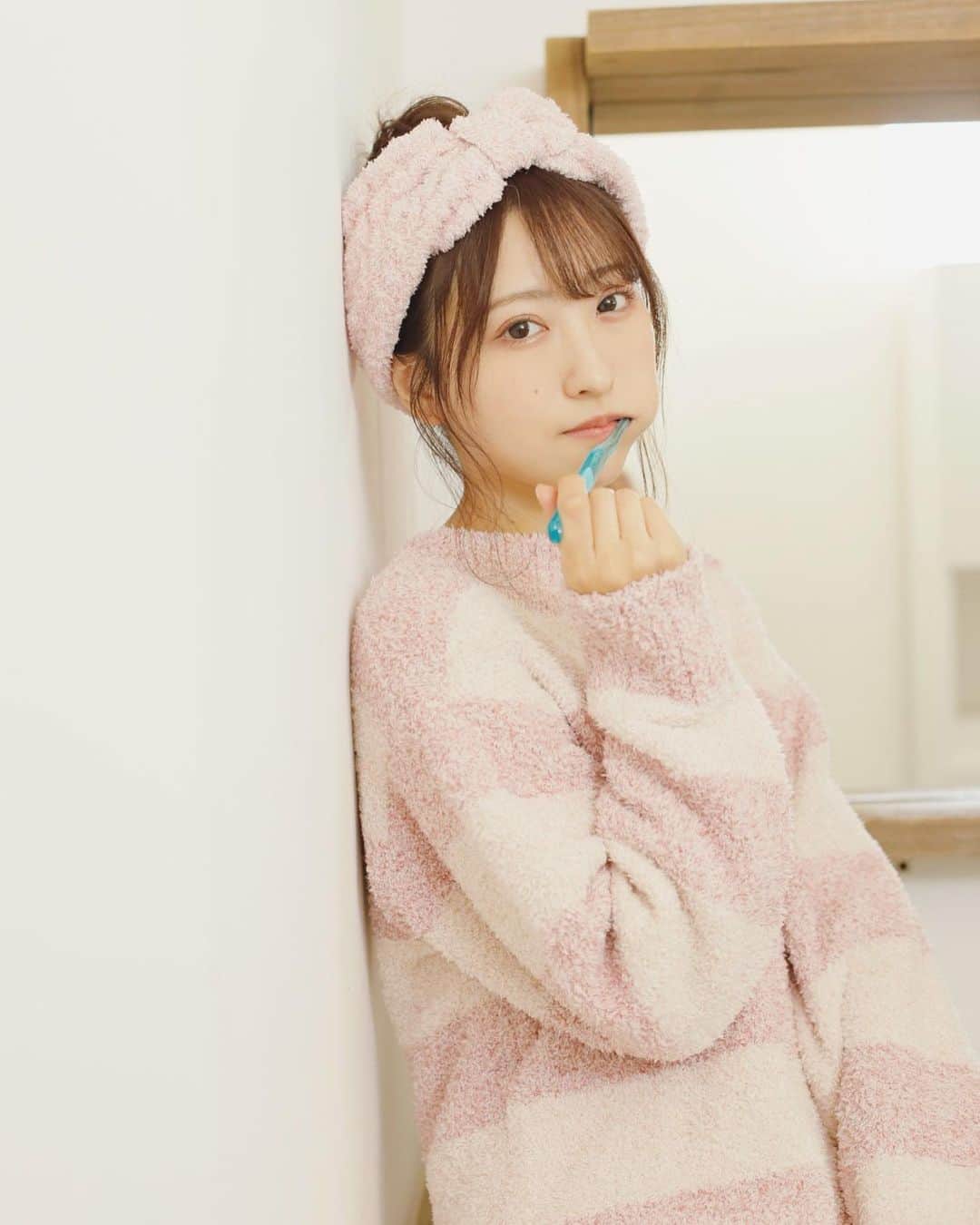 小桃音まいのインスタグラム：「🐏. . 歯磨きじょーずかな？. （人生で一度も虫歯になったことないのぷち自慢です、） . きょうもいちにちお疲れ様でした♡ おやすみなさい、、」