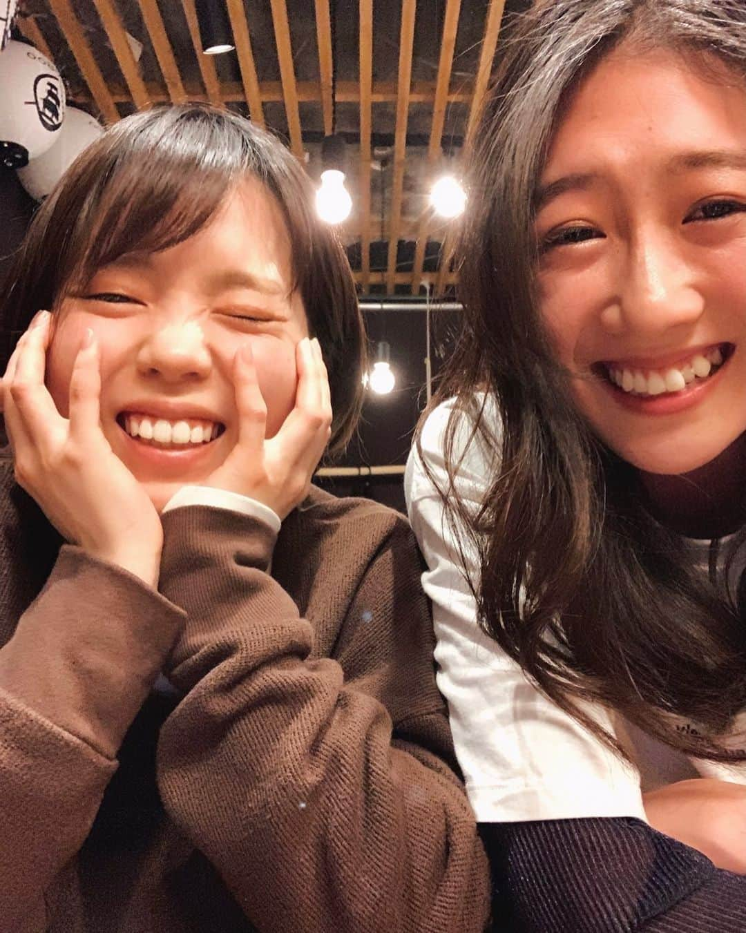 馬場奈々瀬さんのインスタグラム写真 - (馬場奈々瀬Instagram)「ｄａｉｓｈｉｎｙｕ❤️  中学一緒の松本さん。 高校別々松本さん。 でも年に数回の部活休みの時絶対琳と遊んどったね。 大人になったね私たち😏 大お婆ちゃんになっても 遊ぼうね。笑  その時は縁側とかに座って茶すすろう。  松本琳。いつもありがとさーーーーん。  コロナ落ち着いたらまた旅行いこ！  #friends #friend #大好き #instagramers #smile #bbf #親友 #旅行 #trip #travel #夏休み #夏 #旅 #女子旅 #l4l #me #follow #instalike #instadaily #girl #japan #like4like #followme #tokyo」2月24日 23時30分 - nanaseeeen