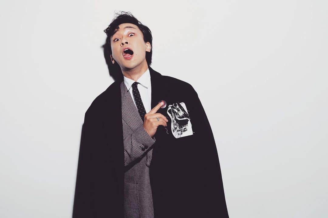 としみつのインスタグラム：「今日はロケでした。とても疲れたのでオフショットをアップします。  今日もお疲れ様でした。 おやすみなさい💤」