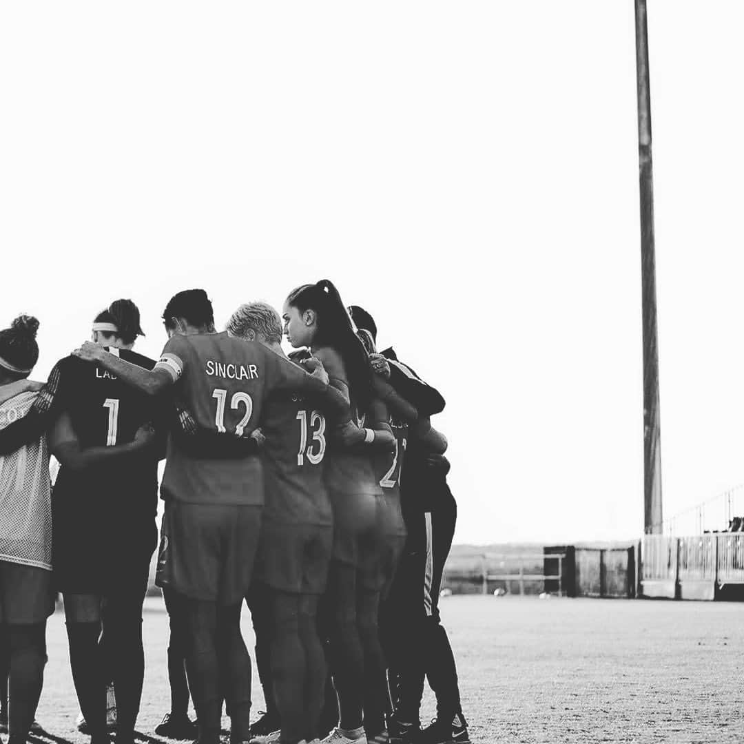 ソフィー・シュミットのインスタグラム：「🍁 . . . #CanWNT #Nike #GameDay #SheBelievesCup #bw #bwphoto #Canada #Tokyo2021 #Tokyo2020ne」