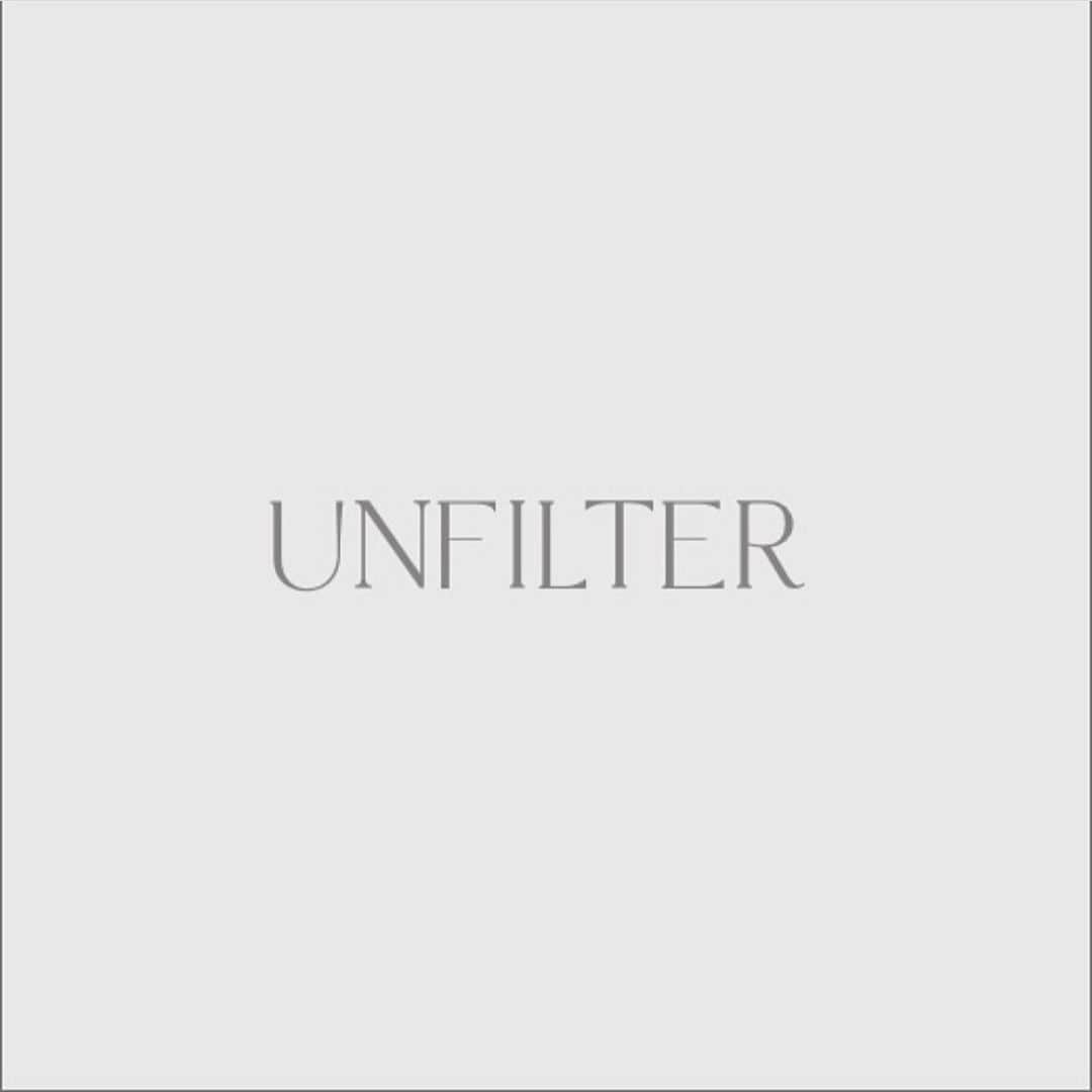 川原あやかのインスタグラム：「UNFILTER.  美容入浴剤「UNFILTER」をリリースしました。お風呂に入れるだけで美白な高保湿肌に。。香りもお風呂にいれると3段階で変わり翌日も身体から香るので本当に魔法です。最高のアイテムが完成したので是非お試し頂きたい。。 コンセプト開発〜全体デザインまでを担当しました。  #shooting#unfilter #d2c #photography #beautyshoot#美容バスオイル#入浴剤」