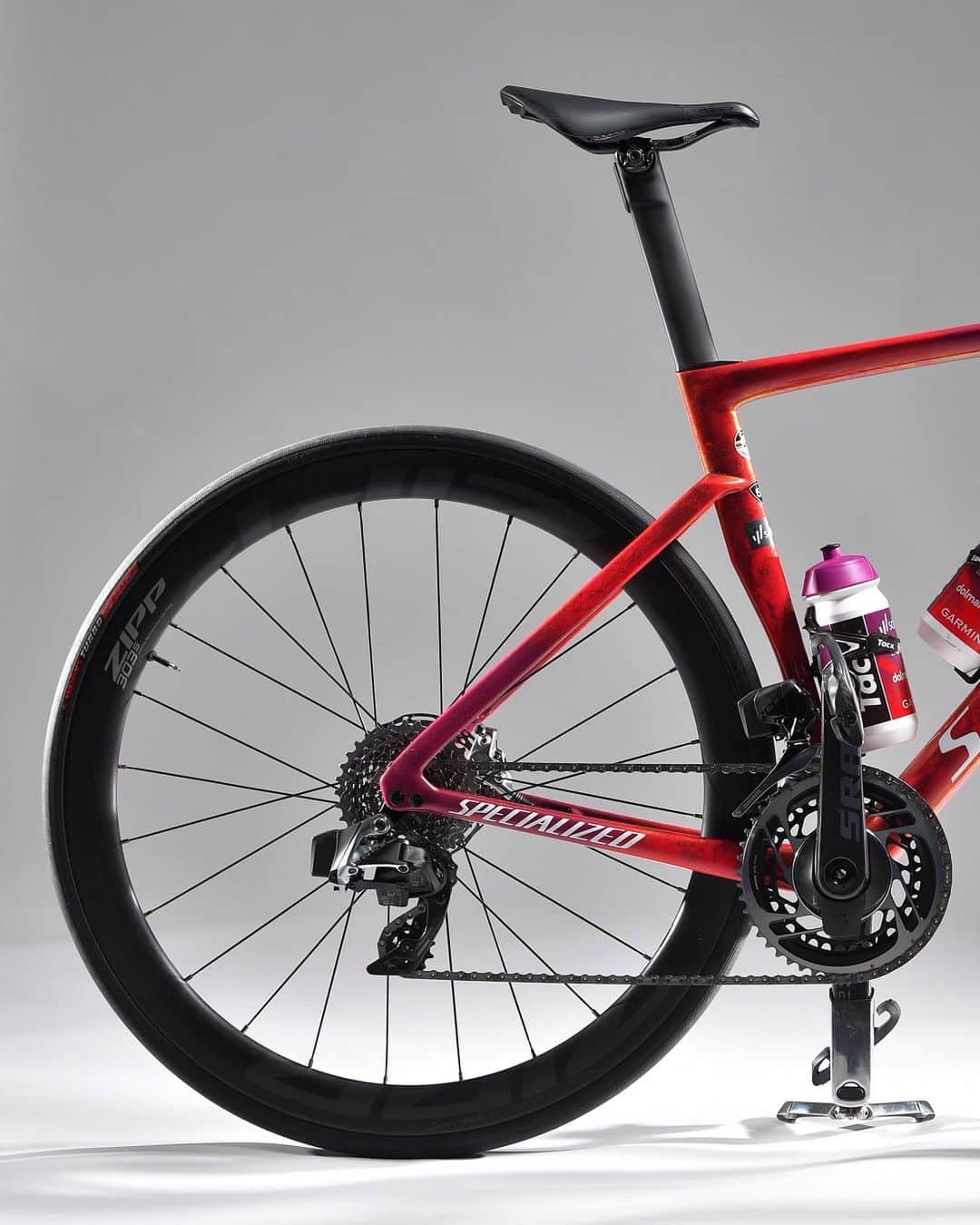 Zipp Speed Weaponryさんのインスタグラム写真 - (Zipp Speed WeaponryInstagram)「This @teamsdworx bike is all about #makingyoufaster 📷 @gettysport」2月24日 23時57分 - zippspeed