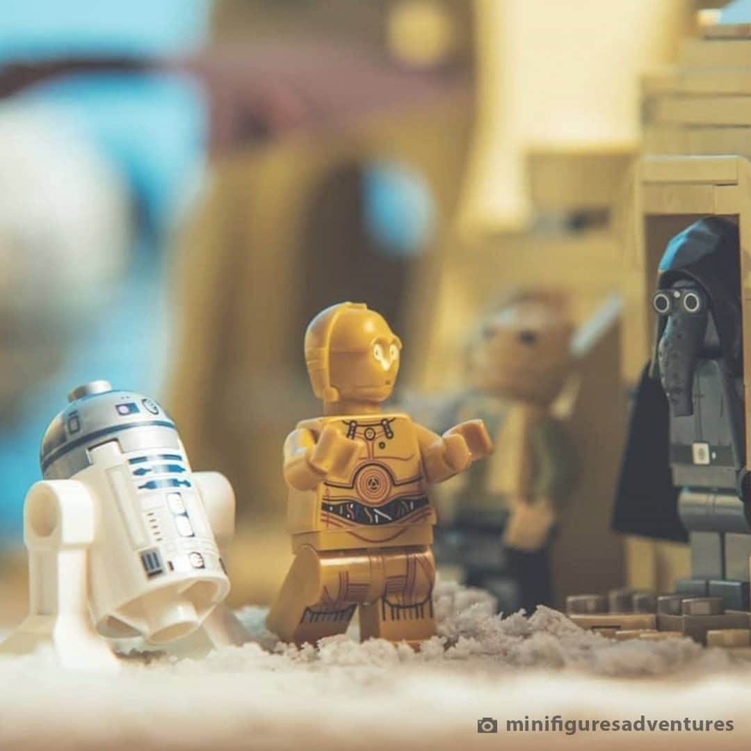 LEGOさんのインスタグラム写真 - (LEGOInstagram)「*Cantina music intensifies* who’s your favorite character from the Mos Eisley Cantina? 😄​  📸 by @minifiguresadventures ​  #LEGO #LEGOStarWars #StarWars #AFOL」2月25日 0時00分 - lego