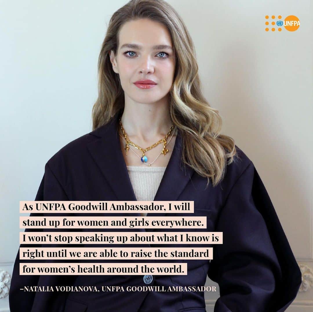 ナタリア・ヴォディアノヴァのインスタグラム：「Today, after three years of working together, I have joined @unfpa as their newest Goodwill Ambassador. It’s an honor and a huge responsibility to stand up for women and girls everywhere. This year alone, millions of underage girls will be married off or subjected to other harmful practices. Millions more will face shame and discrimination because they lack access to basic sanitary products to manage their menstruation with dignity.  I am committed to ending stigma and taboos that keep girls from learning about their bodies and their rights, which prevents them from growing up safely and fulfilling their potential. Are you with me? 💪🏼 . . Сегодня я официально приняла предложение стать послом доброй воли @UNFPA  - агентства ООН по вопросам сексуального и репродуктивного здоровья. Это большая честь и, конечно, огромная ответственность. Этому назначению и моему решению предшествовали 3 года совместной с агентством работы в таких странах как Россия, Беларусь, Турция, Кения, Индия, Швейцария и др. Конечно, это лишь начало. Если вдуматься, только в этом году миллионы несовершеннолетних девочек все еще будут насильно выданы замуж, миллионы окажутся лишены доступа к прокладкам и предметам личной гигиены, десятки миллионов в своей жизни столкнуться с табу и предубеждениями, связанными с месячными, будут лишены доступа к информации и возможности быть здоровыми и счастливыми. Цель моей работы с @unfpa та же, что и раньше - покончить с табу, связанными с женским здоровьем. Табу, которые не позволяют половине населения земного шара полноценно развиваться и достигать своего потенциала. Вы со мной? 💪🏼」