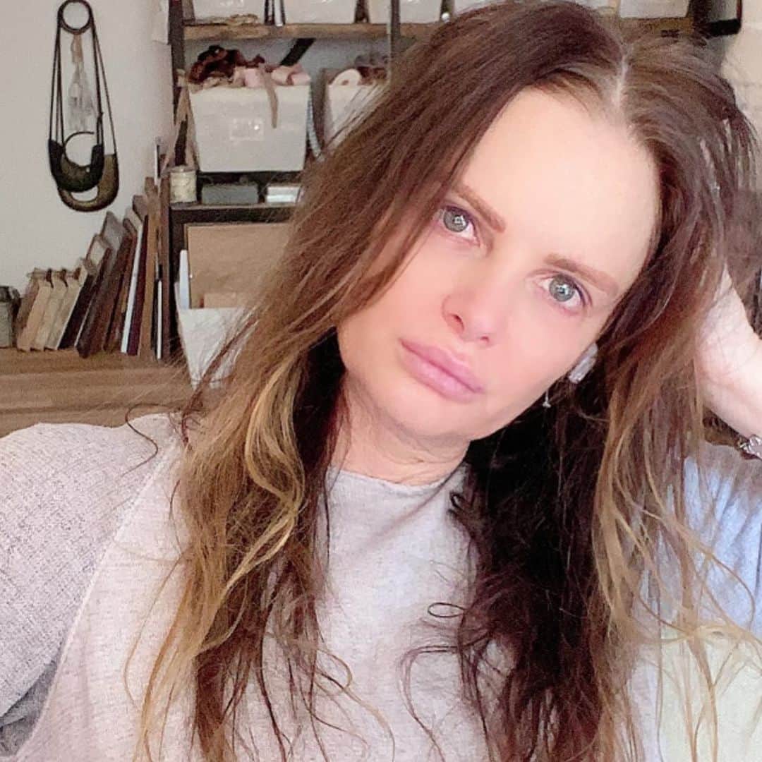 ガブリエル・アンウォーのインスタグラム：「Pissed!!! @act_updates - I spent the entire morning on hold yesterday. After the first 30 minutes, when my call came to the top of the queue the line was disconnected. After the next hour on hold when my call came to the top of the queue the line was disconnected. After the next 30 minutes my call was received and I spent 20 minutes convincing the receiver of the call for a consultation to contest two earlier denials for special standardized test accommodations. I was told eventually after being put on hold once again that I would be called the following day at 10am EST for a consultation. It is past 10am and I have received no such call. May I kindly suggest this ACT communication system be updated? It appears that we are still in a prior century where our determination to serve our deserving children’s needs is simply not taken as seriously as it should. @shareefmalnik」