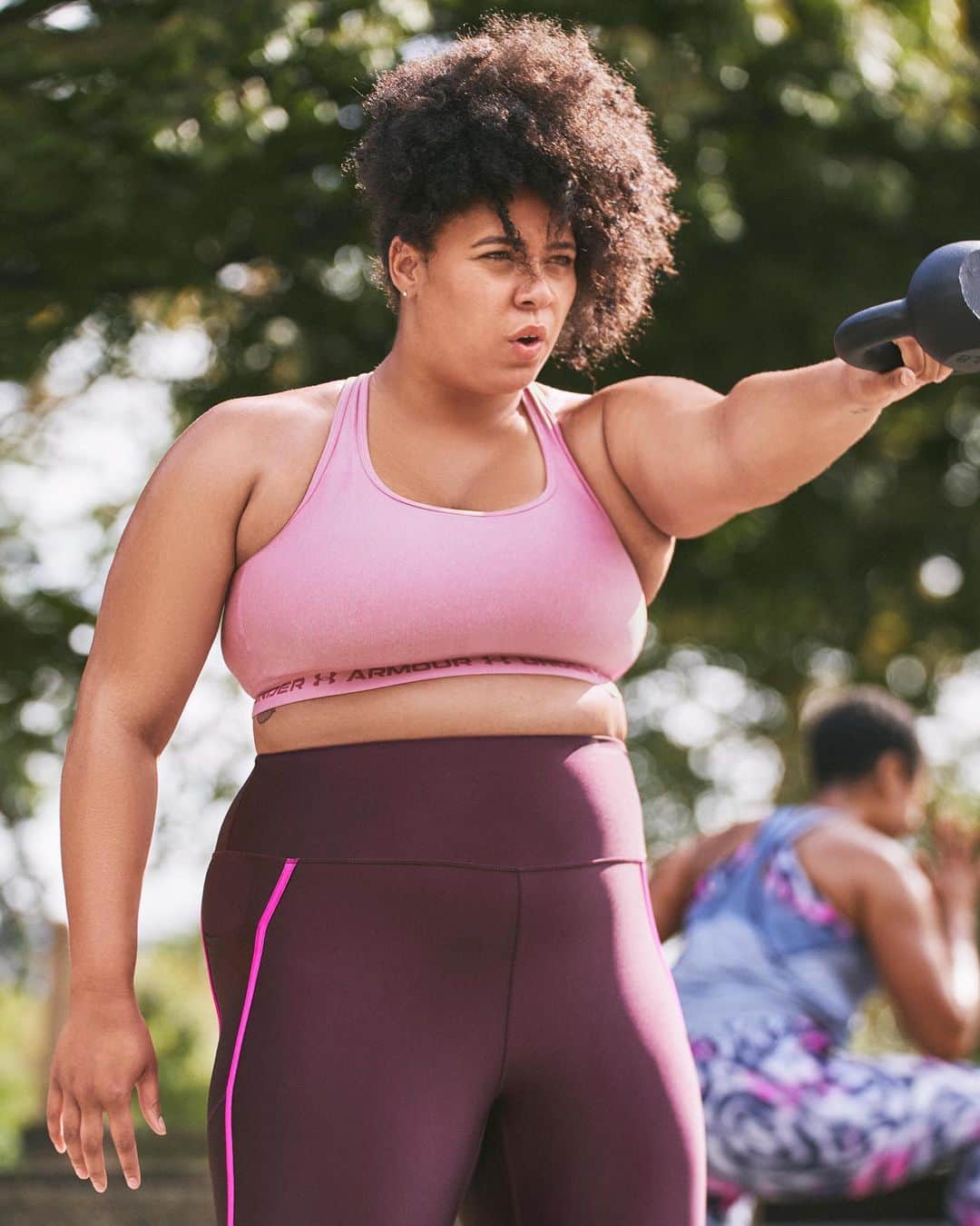 Under Armourのインスタグラム：「There’s power in pushing your limits with your community. Train harder and better in our new and improved Armour Mid Crossback Bra. Shop now via link in bio.」