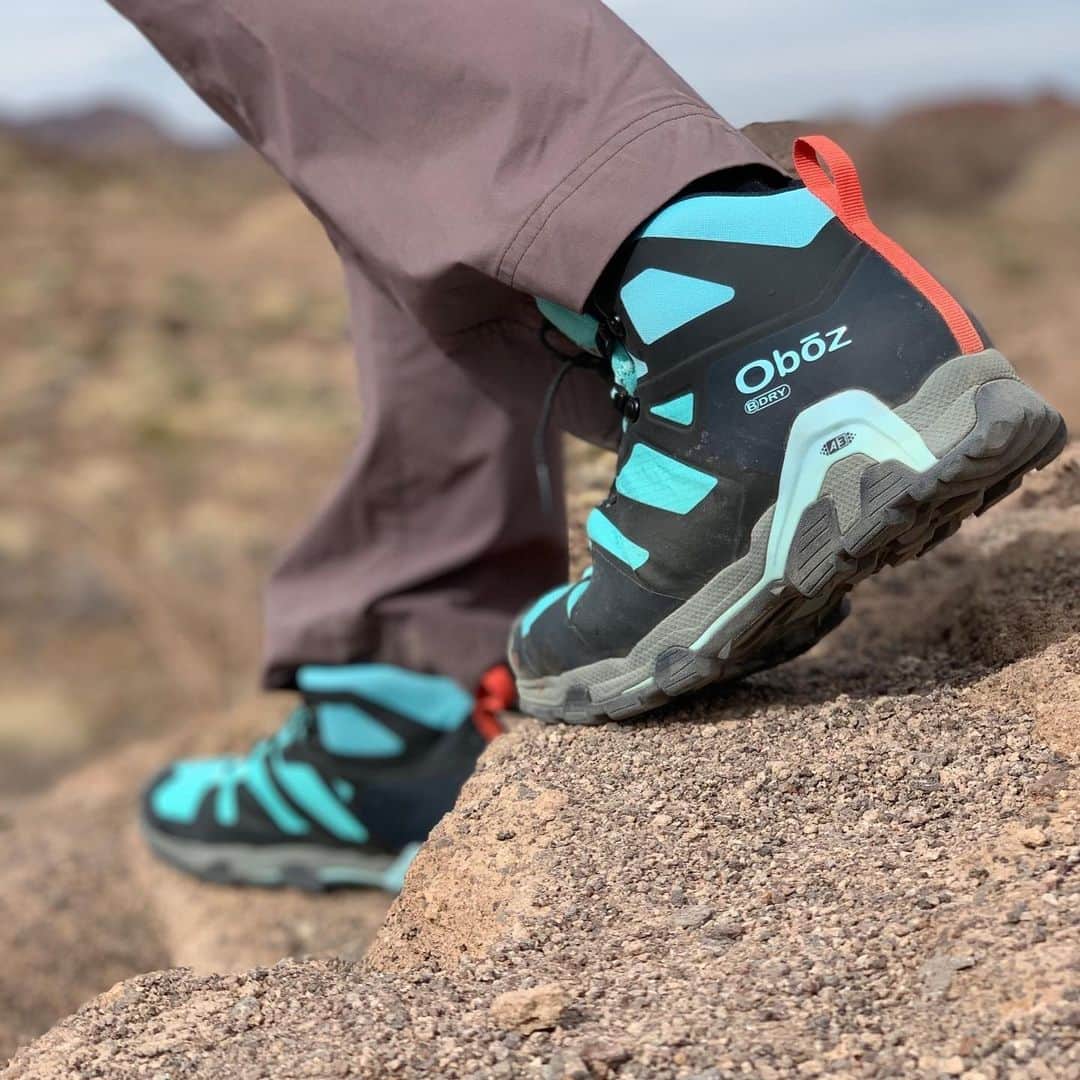 のインスタグラム：「From the Appalachians to Arizona 🥾 Lighter weight without compromising comfort!  Our fellow trailblazer, Cait from @appalachianoutfitters, ventured out west with the Arete Mid. Waterproof, breathable, supportive, reliable traction and best of all...vibrant!   📸  @cragdog42」