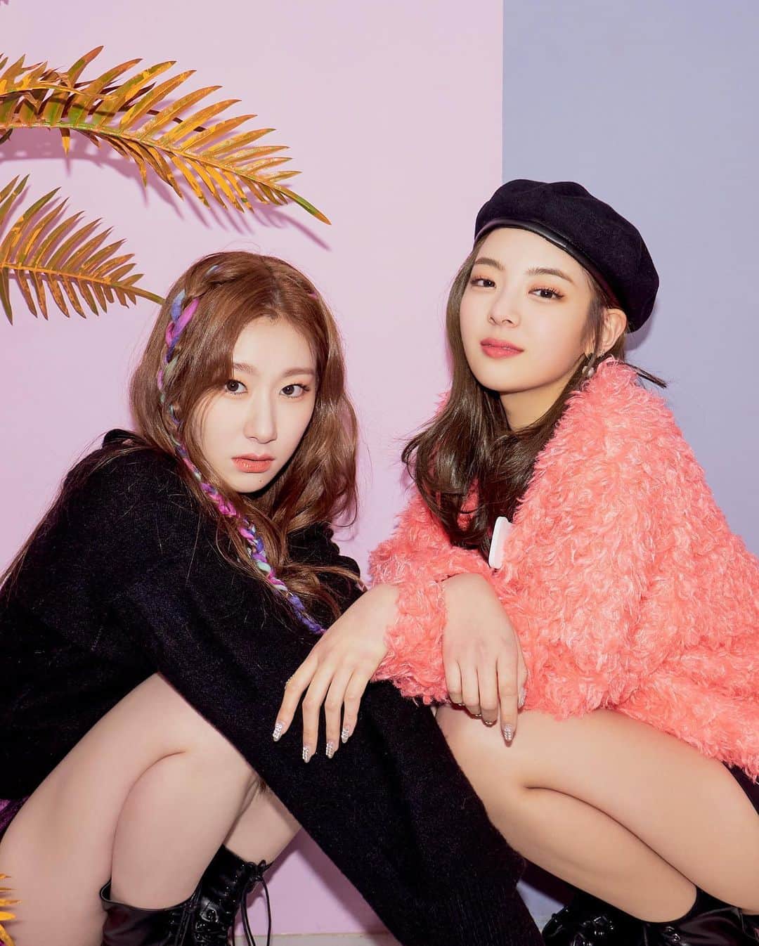 のインスタグラム：「2TZY CHAERLIA 🖤💗」