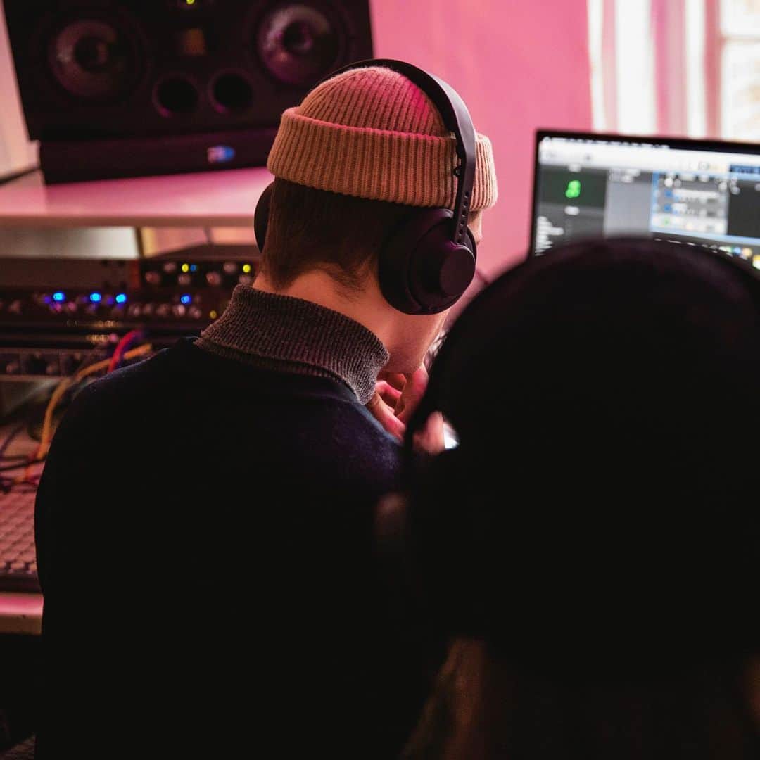 AIAIAIのインスタグラム：「In the studio, cooking tunes. 4 days until submissions close for our #aiaiai2021mix contest - how fast can you cook up a good mix?   📸 @kennethnguyen  🔉 @iamjukaia」
