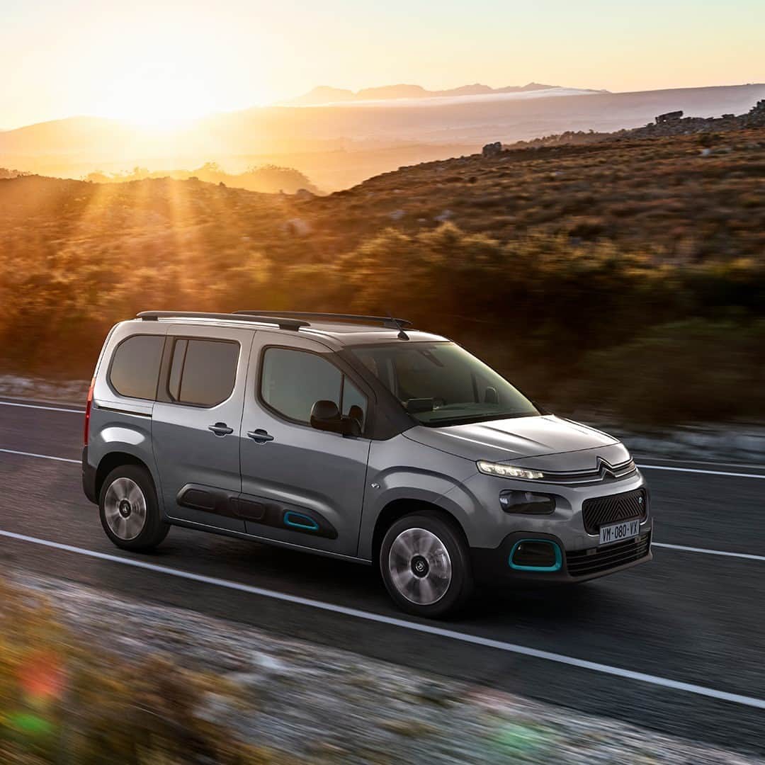 Citroënのインスタグラム：「Family + #Roadtrip ≠ Silence 🤔 Not anymore with #NewCitroënË_Berlingo, 100% electric. #ËlectricForAll #Adventure #Electric #Car #Instacar #Comfort #Family #Drive #FamilyCar」