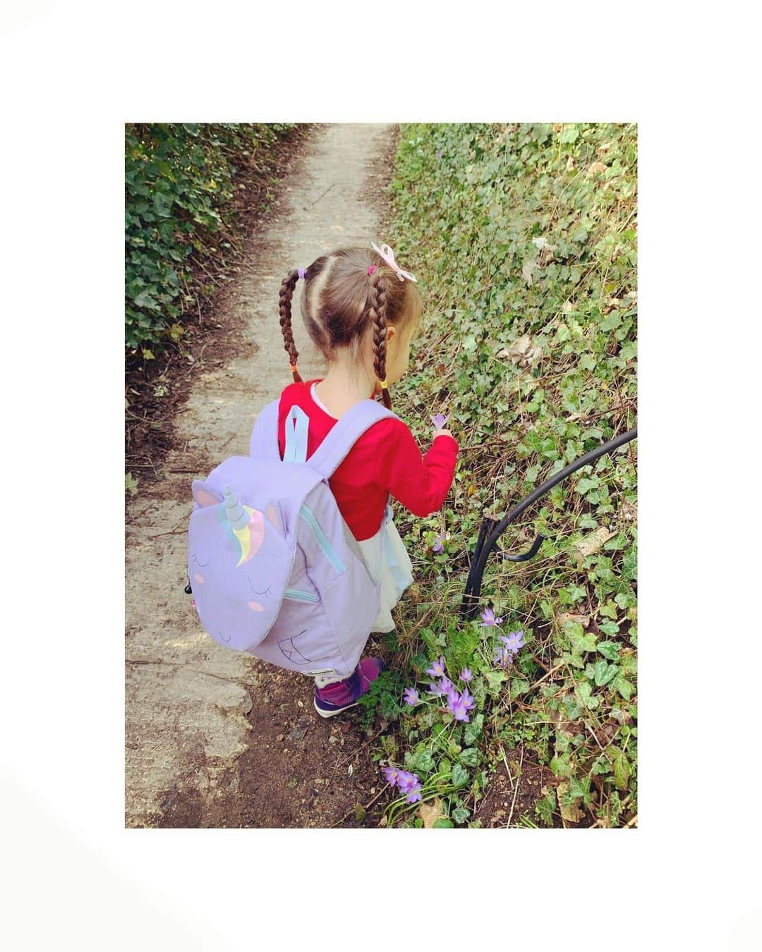 ダイアナ湯川さんのインスタグラム写真 - (ダイアナ湯川Instagram)「Proudest Mama of my firstborn angel who had her first day at kindergarten today. The only other time being away from me when giving birth to her sister... (thank you @lenadickson ❤️) Thank you for always showing me the way, my small, mighty & wise teacher. You were so ready for this next step in your life, so confident, so excited and so embracing of all the change.  We are so so proud of you, amazing girl! ❤️ Forever engraved in my heart the vision of you walking out, smiling, waving and holding your artwork 🥰 Oh how we love you.  Now for my heart to catch its breath...  . . . #daughter #firstborn #milestone #preschool #kindergarten #love #mygirl #childhood #motherhood #mamalife #proud #happiness #iloveyou #allthefeels #unicorn #magic」2月25日 1時20分 - diana.yukawa