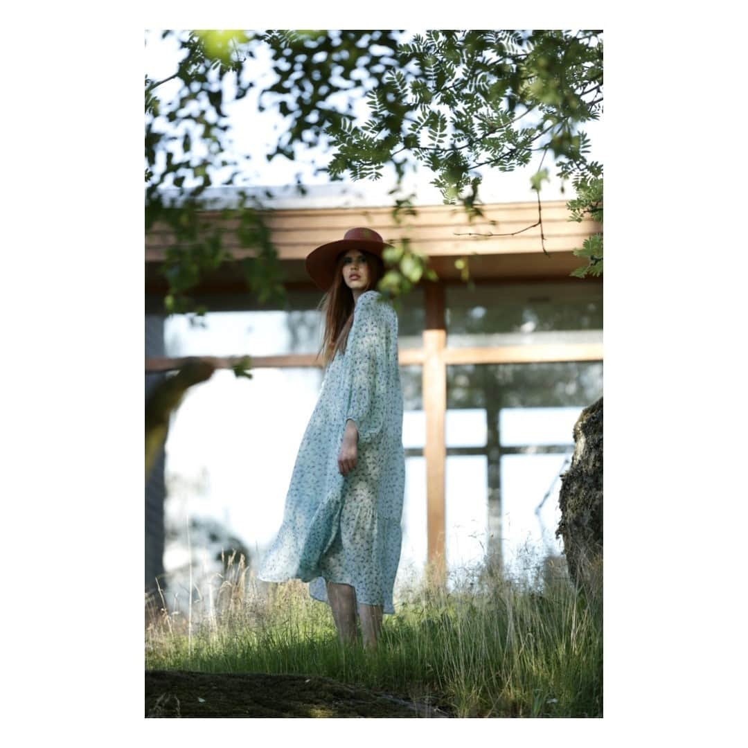 イヴァナ ヘルシンキのインスタグラム：「Sointu is every girl’s dream -cozy silhouette and lightweight fabric are perfect for warm days!✨」