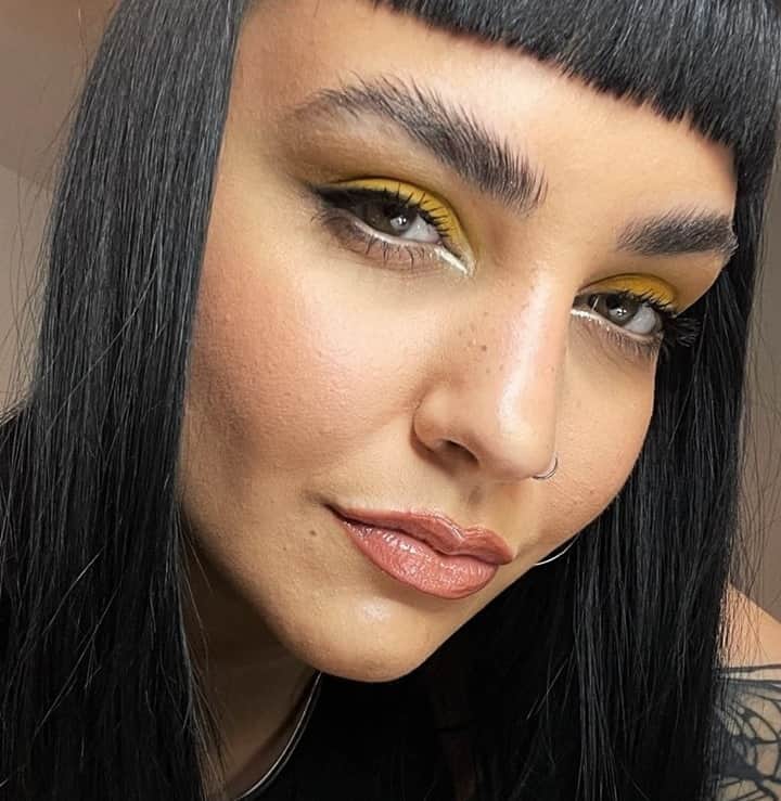 Smashboxのインスタグラム：「Simple & sweet 💛 Always On Cream Shadow + Halo Tinted Moisturizer combo = *chefs kiss* 😘」