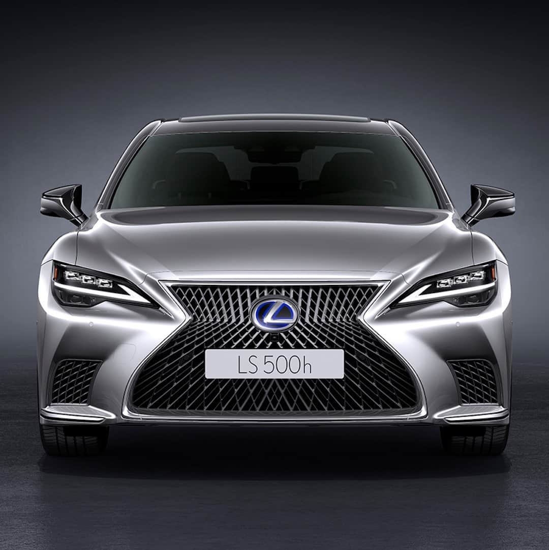 Lexus UKのインスタグラム：「The saloon that refuses to compromise on comfort and luxury. #LexusLS.」