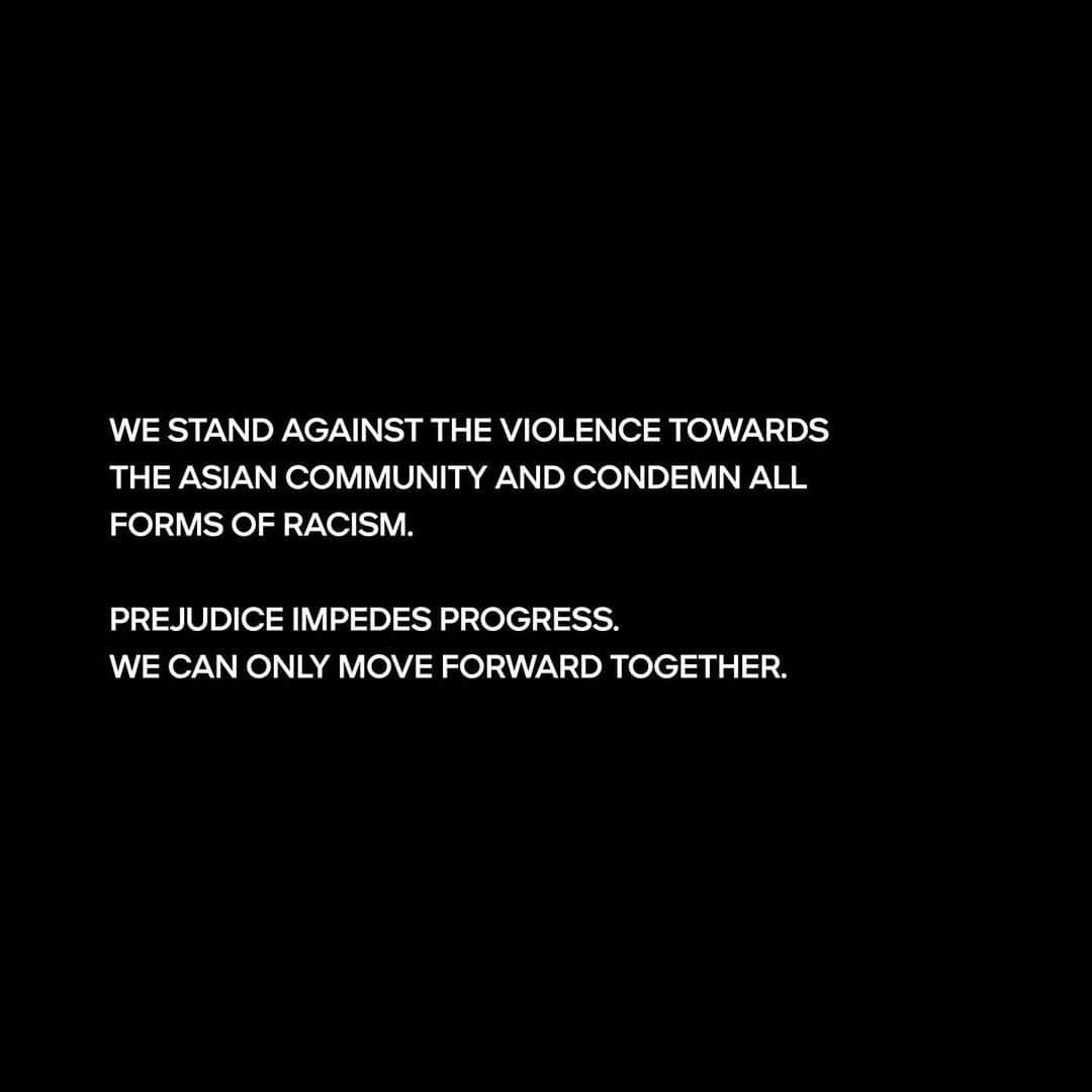 ジャンニヴェルサーチのインスタグラム：「#StopAsianHate」