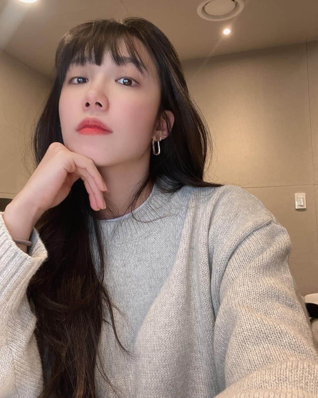 チョン・ウンジのインスタグラム：「뭐했다고두시야😐」