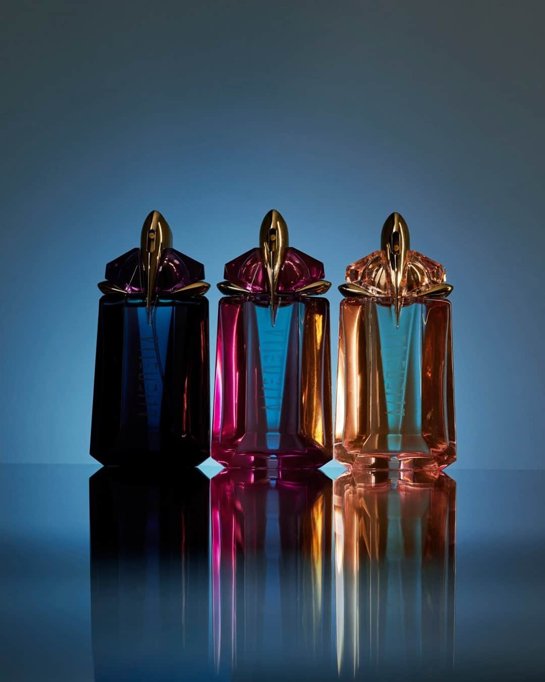 ミュグレーのインスタグラム：「Discover the #MuglerAlien collection on Mugler.com #MuglerAlien #BeExtraordinary」