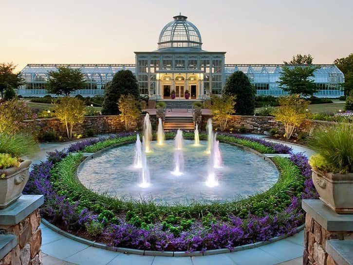 HGTVさんのインスタグラム写真 - (HGTVInstagram)「Take a virtual tour of @TravelChannel's favorite botanical gardens in the US. 😍⁠⁠ ⁠⁠ Cherry blossoms, vanilla orchids, cacti, and 3,000 exotic butterflies are just a few unique attractions featured at these gorgeous botanical gardens. 🌸 🌵 🦋 ⁠⁠ ⁠⁠ Have you visited any of these botanical gardens? 💐 Do you have another favorite botanical garden or arboretum? 🌿 Let us know down below ⬇️ and learn more about these locations at the link in our profile. ⬆️⁠⁠ ⁠⁠ 1) Missouri Botanical Garden, St. Louis - 📸  @mobotgarden⁠⁠ 2) Lewis Ginter Botanical Garden, Richmond - 📸 Don Williamson / @lewisginter⁠⁠ 3) Franklin Park Conservatory and Botanical Gardens, Columbus - 📸 @fpconservatory⁠⁠ 4) Desert Botanical Garden, Phoenix - 📸 @dbgphx⁠⁠ 5) ABQ BioPark Botanic Garden, Albuquerque - 📸 @abqbiopark⁠⁠ 6) United States Botanic Garden, Washington, DC - 📸 @usbotanicgarden⁠⁠ 7) San Francisco Botanical Garden, San Francisco - 📸 FarOutFlora, Flickr⁠⁠ 8) Atlanta Botanical Garden, Atlanta - 📸 Deborah Dimond⁠⁠ 9) New York Botanical Garden, New York City - 📸 Lorraine Boogich⁠⁠ 10) Fairchild Tropical Botanic Garden, Coral Gables - 📸 @fairchildgarden⁠⁠ ⁠⁠ #FreshStart #travelchannel #botanicalgarden #botanicalgarden #arboretum #flora」2月25日 2時03分 - hgtv