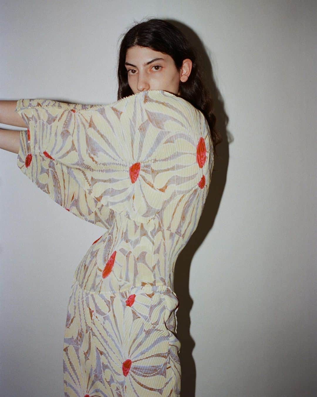 ナンバーシックスのインスタグラム：「🆕 Julia Heuer」