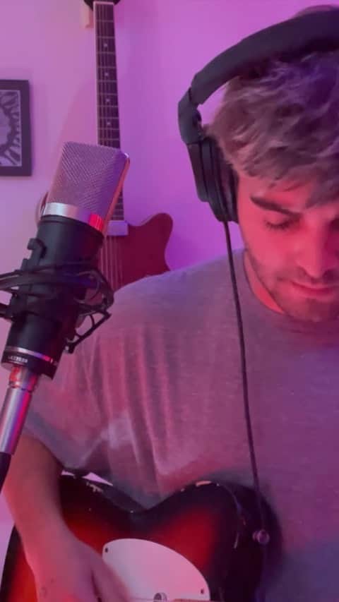 ジャック・グリフォーのインスタグラム：「Machine Gun Kelly and the great Tracy Chapman mash up hope u like it 😇」