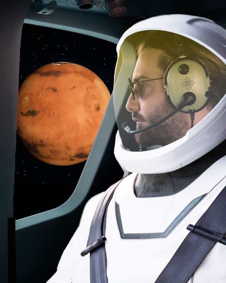 アレッソのインスタグラム：「I JUST NEED SOME SPACE RIGHT NOW」