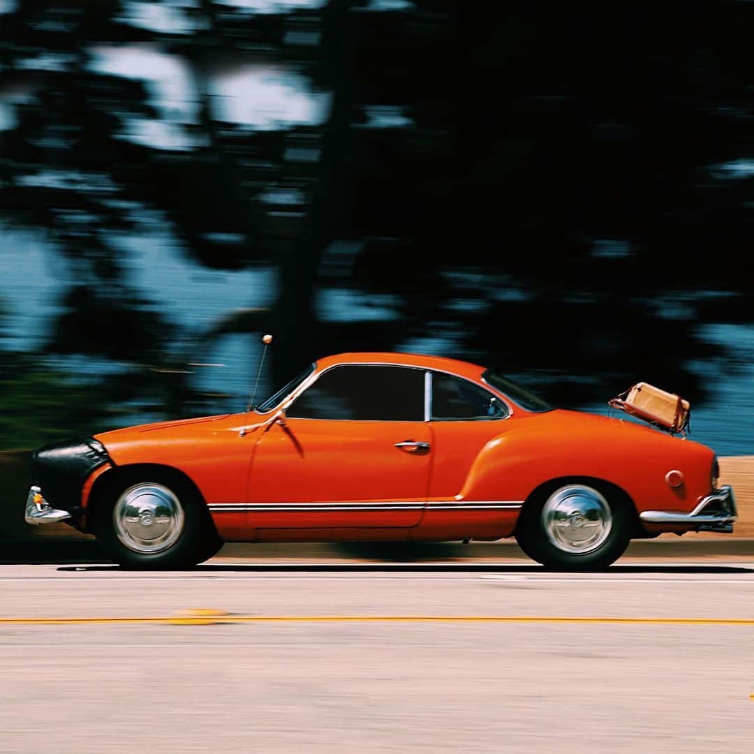Volkswagen USAのインスタグラム：「You’ve seen the Karmann Ghia. But how much do you know about this classic VW? 🤔  ✓Nearly 279K were sold in the U.S. ✓It was built on the chassis of a Beetle. ✓Its unique silhouette required hand-built metalworking.  The more you know 😉」