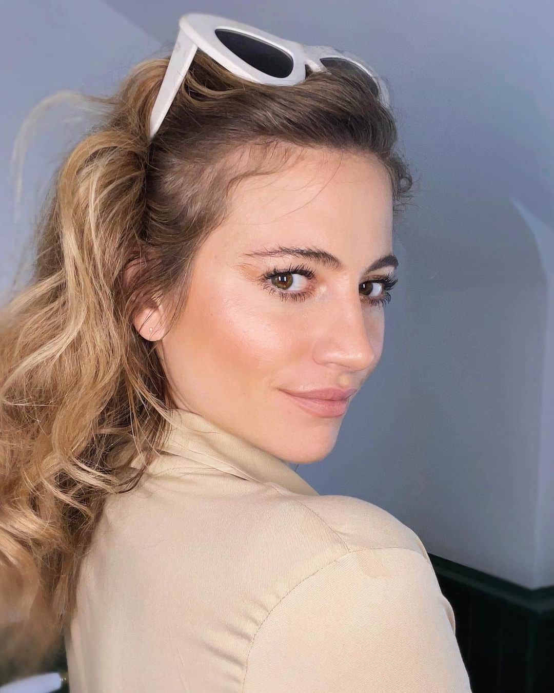 ピクシー・ロットのインスタグラム：「looking forward to brighter days 🧚‍♀️ who’s with meeee」