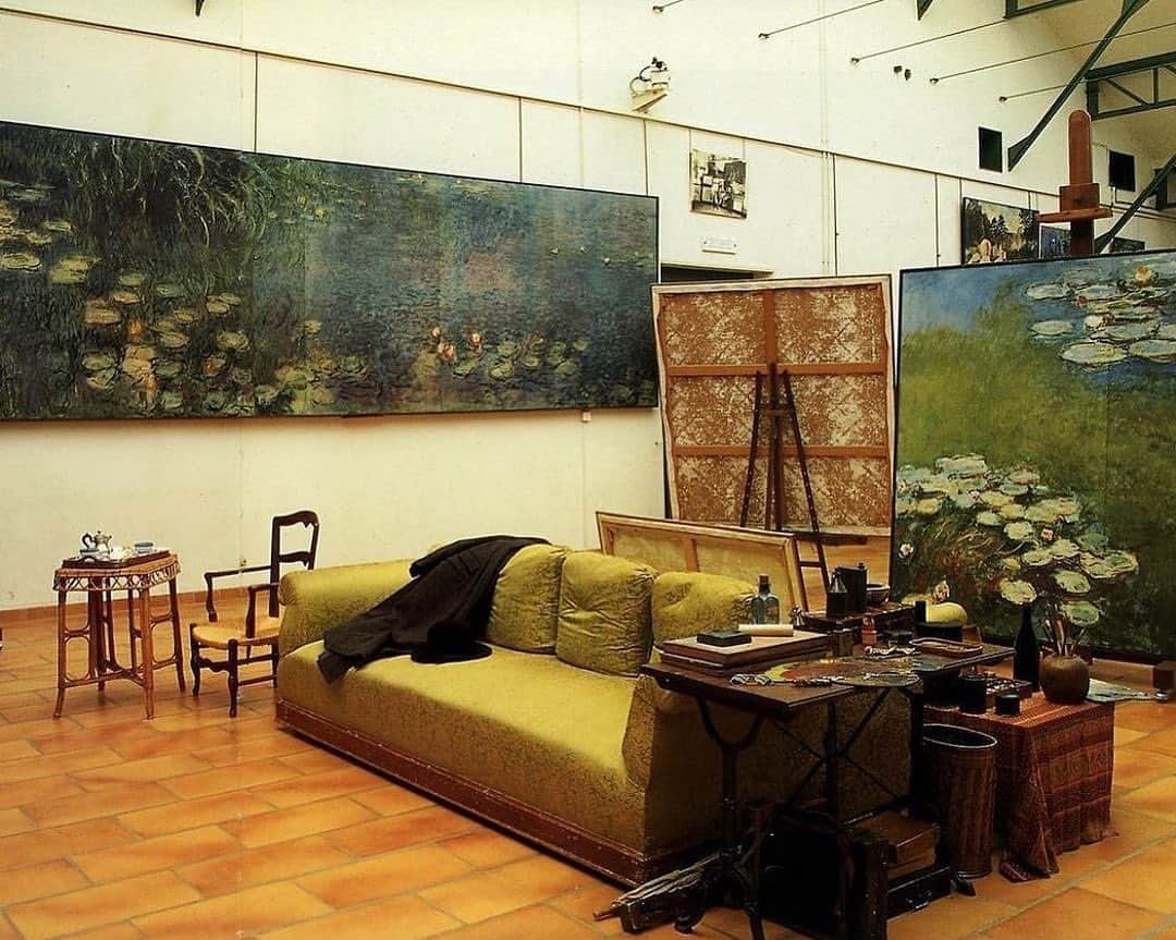AnOther Magazineさんのインスタグラム写真 - (AnOther MagazineInstagram)「#AnOtherInterior – the waterlily studio at Claude Monet’s home, Giverny, France 🌷⁠⁠ ⁠⁠ RG @beau_traps 🔁」2月25日 3時11分 - anothermagazine
