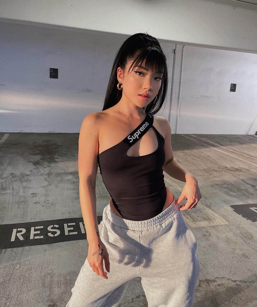 Marycakeのインスタグラム：「what you see: cute bodysuit how my 🐫 feels: 🆘」