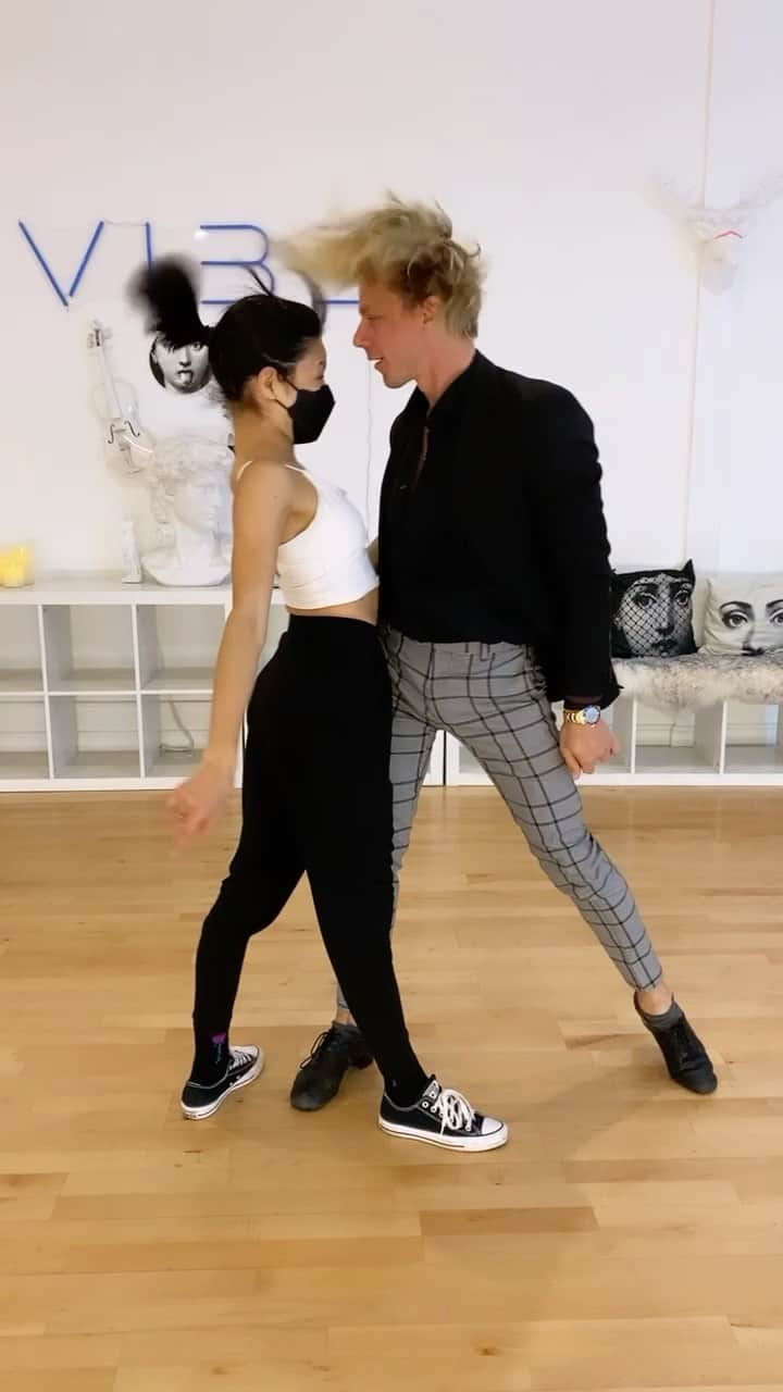 ジェシカのインスタグラム：「@oleg_astakhov888   #ballroomandlatin #ballroomtechnique #latinballroomdancing #ballroomdancing #ballroomdancelessons #dancing #ballroomdancers #ballroomdancesport #ballroomdancevideos #latindance #latinballroom #latinamericanballroom #latin #ballroomlife #dancers #latinballroomdance #ballroomlatindance #ballroomkids #ballroomdance #ballroomdancer #dance #dancelife #latinballroomdancer #ballroomlatin #ballroom #chachacha #dancer #ballroomdancelesson #chacha」