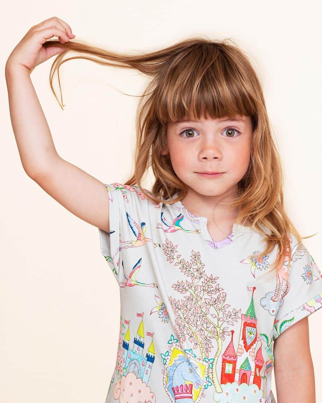 のインスタグラム：「The key to life is happiness, and this time happiness comes in the shape of a comfy & dreamy dress 🗝✨ ⁠⁠ #oilily #oililyworld #SS21⁠ #spring #summer #womenswear #kidswear #printonprint #oililyandme」
