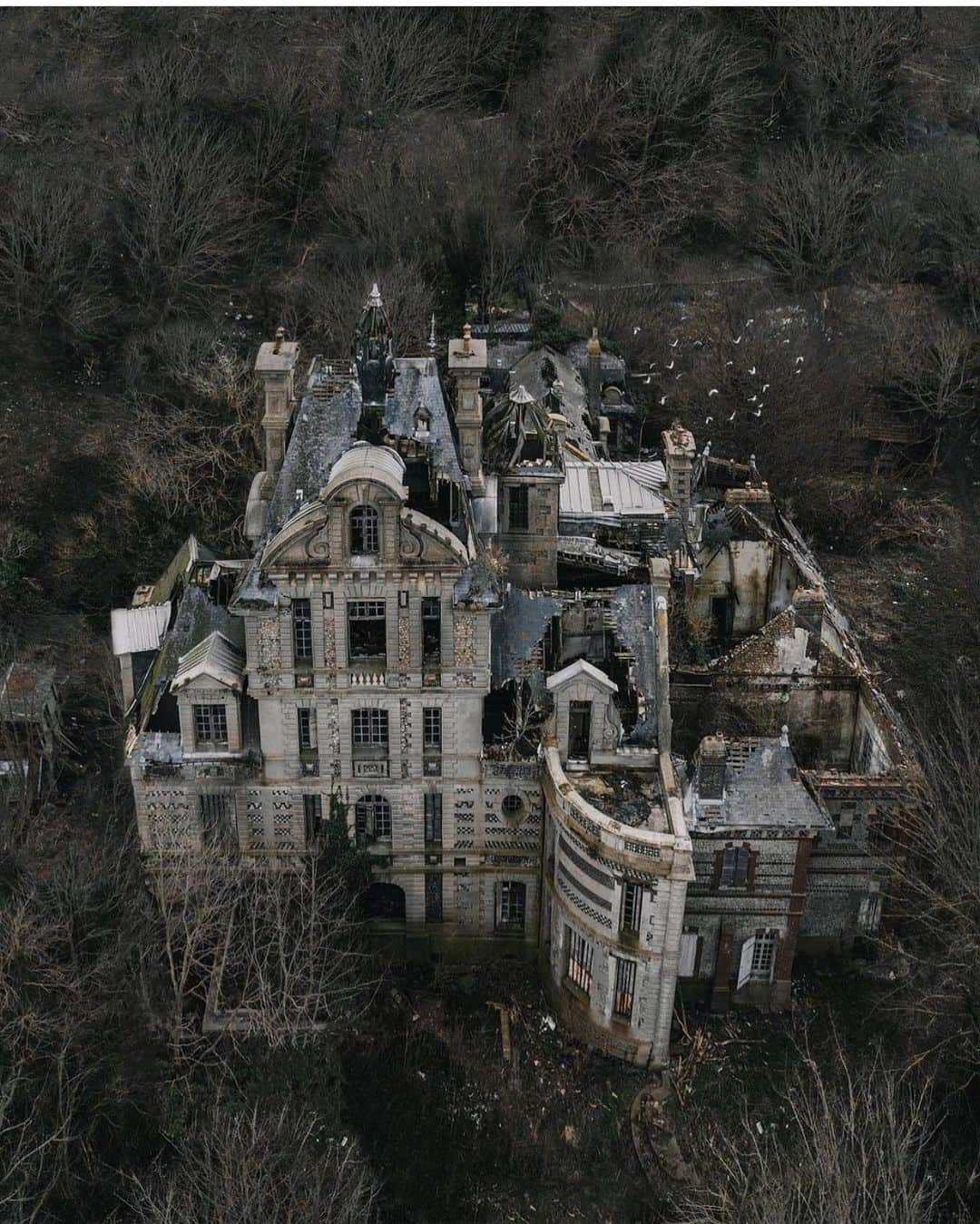 Abandoned Placesさんのインスタグラム写真 - (Abandoned PlacesInstagram)「😳 @ksenia_hound」2月25日 14時07分 - itsabandoned