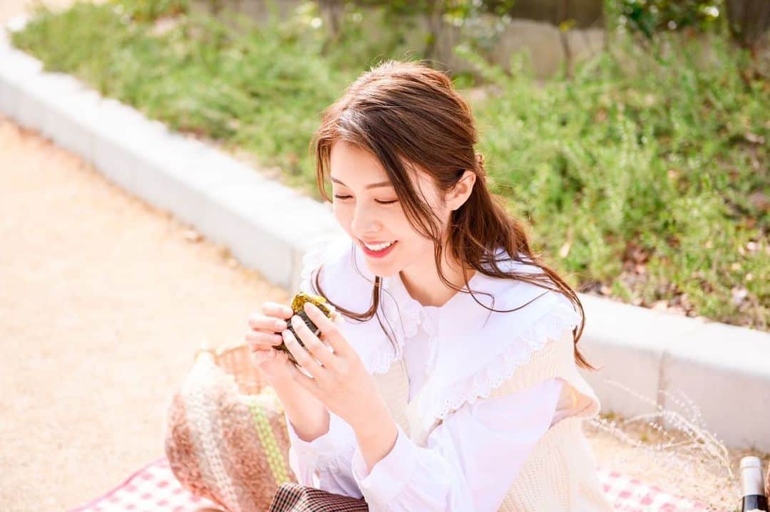 麻衣愛のインスタグラム：「. 幸せホルモンって大事だったんだ💓 手に入れてやっと気付いた✿.*･ˊᵕˋ . @azabukanpo_beauty さんの漢方すごい!! . #幸せホルモン #セロトニン #ハッピーホルモン #漢方 #漢方薬 #麻布漢方 #女性の悩み #女性あるある #今のLINEのアイコン」