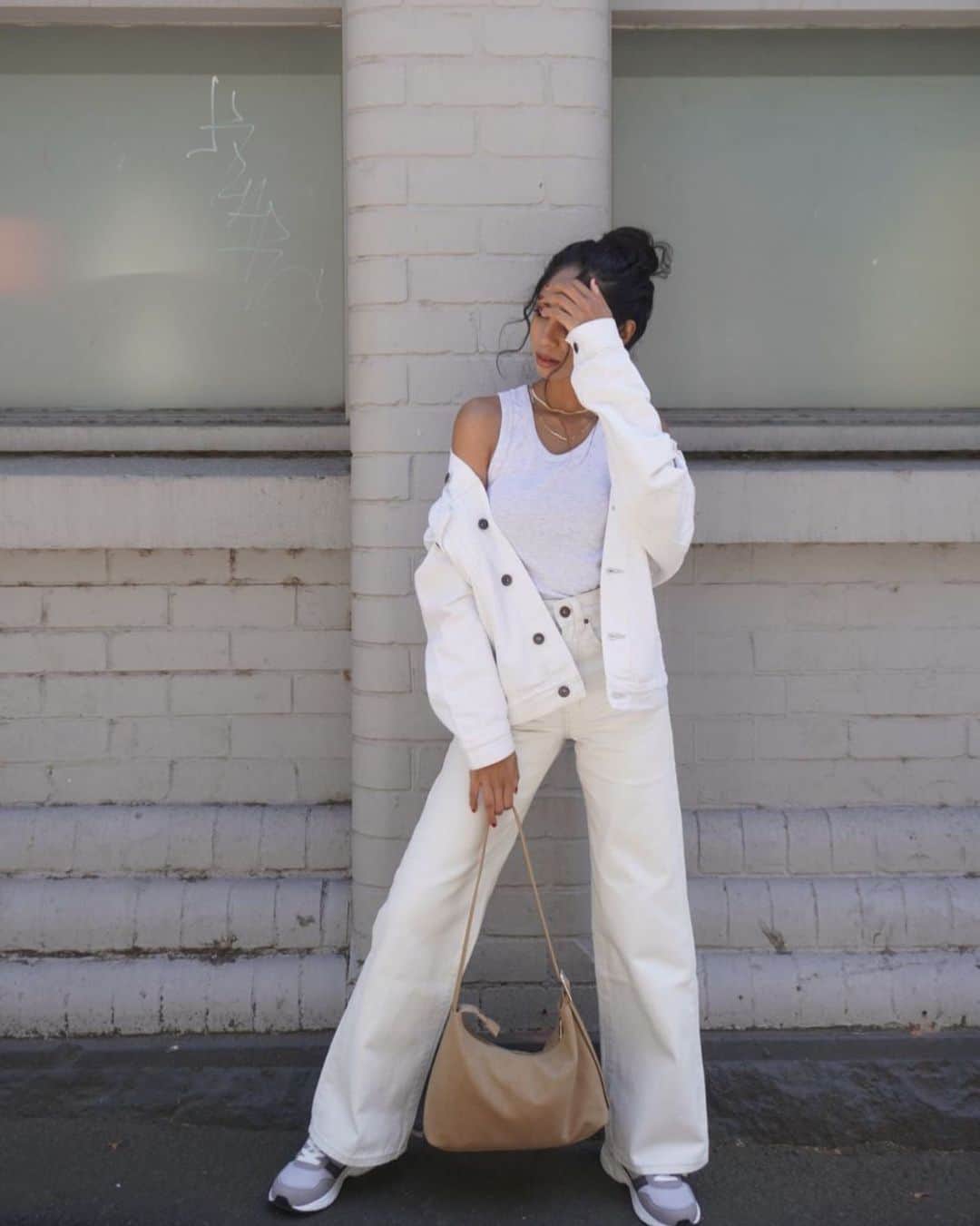 COTTON ONのインスタグラム：「When beige is the colour pop 🤍☁️ #TapToShop 🔎 Petite Denim #MyCottonOn @ta.shiya」