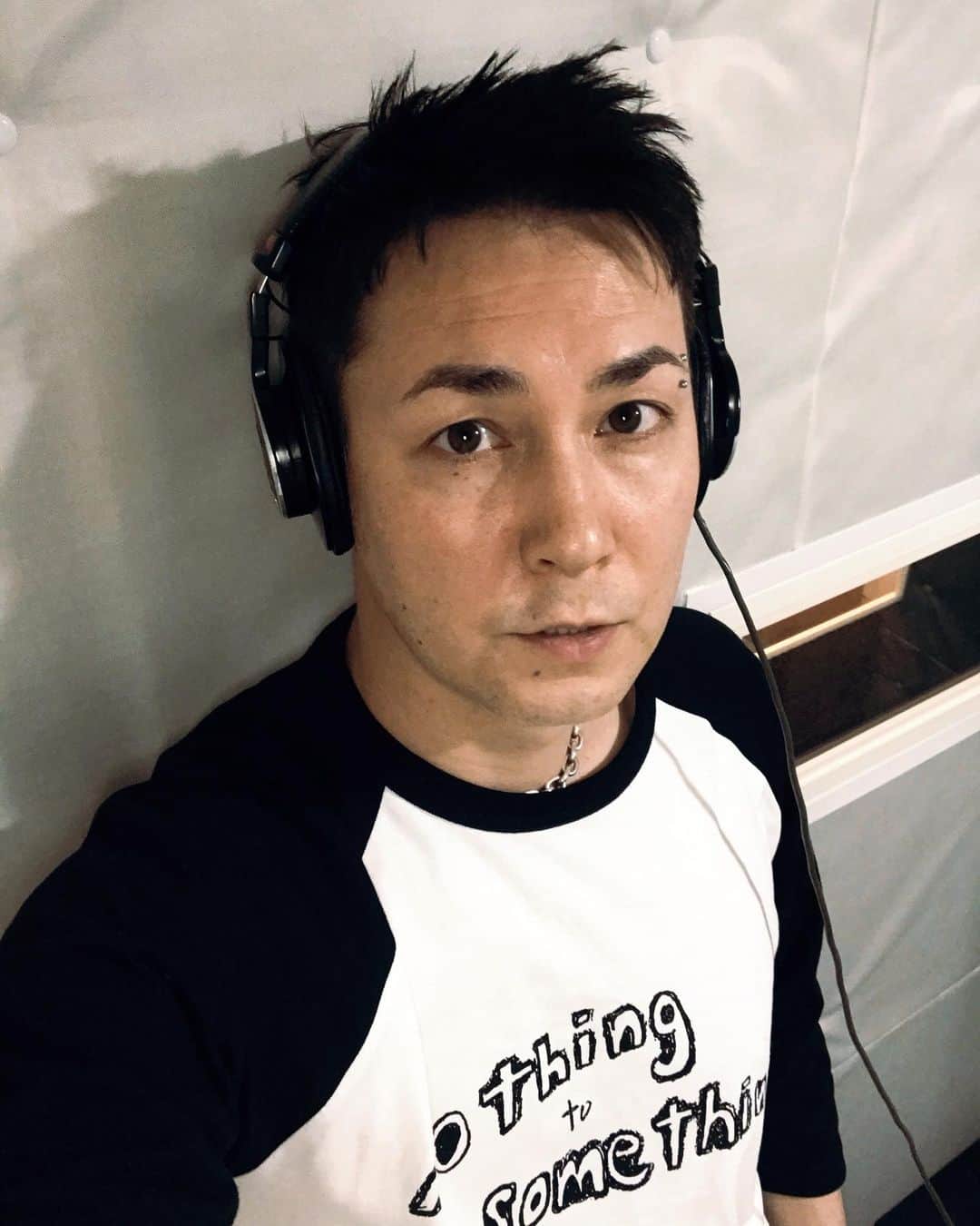 ケン・ロイドのインスタグラム：「Trying to get as much songwriting studio time in before the OD shows kick off. ツアーが始まるまでになるべくスタジオを多めにして曲作り。」