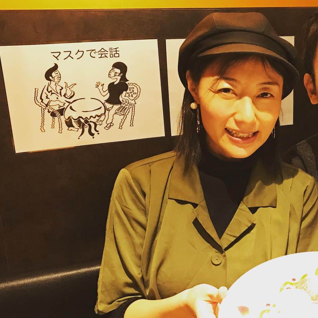 大湯みほさんのインスタグラム写真 - (大湯みほInstagram)「……… まさかのまさか… お店からの✨サプライズ〜🥺🎂 #焼肉ジャンボ　さん、粋な計らい有難うございます❤️ ・ お店予約の際に、お知り合いの方にお願いしたのですが🍽こんなサービスまで✨✨久しぶりに、美味しいお肉を食べられただけでも幸せいっぱいだったのですが…もうお腹も心も幸せで満たされちゃいました❤️心よりありがとうございました✨落ち着いたら、是非またお伺いさせて頂きますね✨ ・ #thankyou #yakinikujumbo #special #surprise #wedding  #heartful #memory」2月25日 13時06分 - nukazukemiho0320