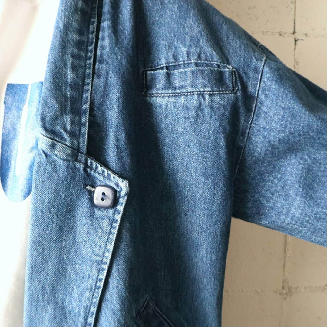吉祥寺 古着屋 Orfeoさんのインスタグラム写真 - (吉祥寺 古着屋 OrfeoInstagram)「. Design Lapel Denim Jacket  #orfeo #kichijoji #tokyo #vintage #used #fashion #coordinate #outfit . . .  お問い合わせはインスタグラムのプロフィール掲載のメールアドレスにお願いいたします。コメント、DMでのお問い合わせは受け付けておりませんのでご了承ください。 ONLINE SHOPの商品も店頭にてご購入頂けます。気になる商品がございましたらスタッフにお声掛けください。 . 新型コロナウィルス感染症予防対策を徹底して営業しております。 ご来店の際はマスク着用、手指消毒にご協力ください。」2月25日 13時01分 - orfeokichijoji