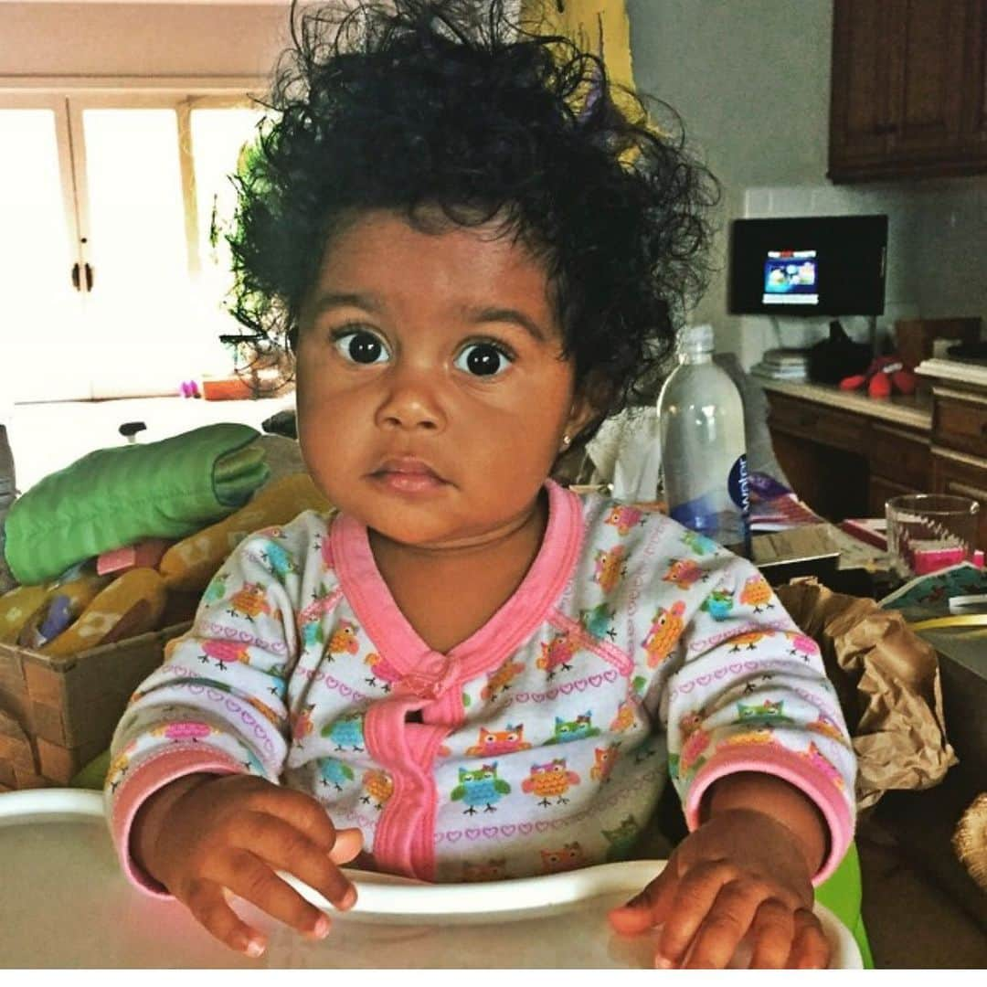 エリック・ベネイのインスタグラム：「Luna 9 months old...I mean, c’mon, u wanna bite dem cheeks right?? ❤️❤️❤️」