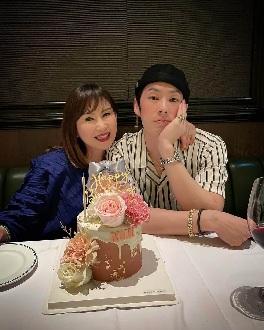 呉建豪のインスタグラム：「At times she drives me crazy, but then again... she gave me life 🥲💕」