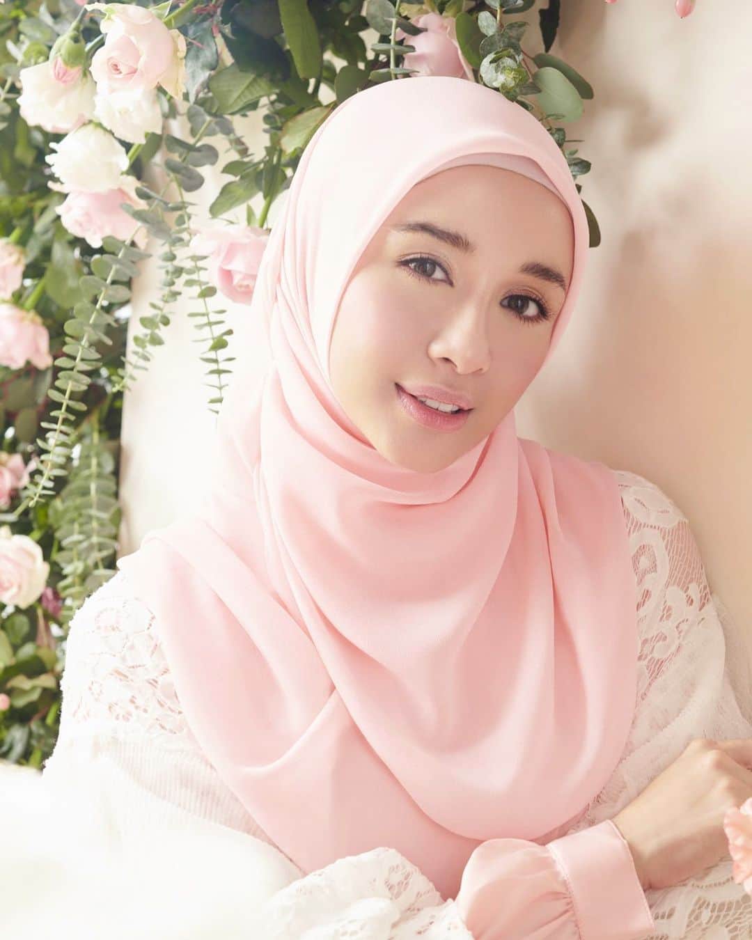 ラウディアシンシアベラのインスタグラム：「Bismillah🌸  Something Sweet is Coming 💞」
