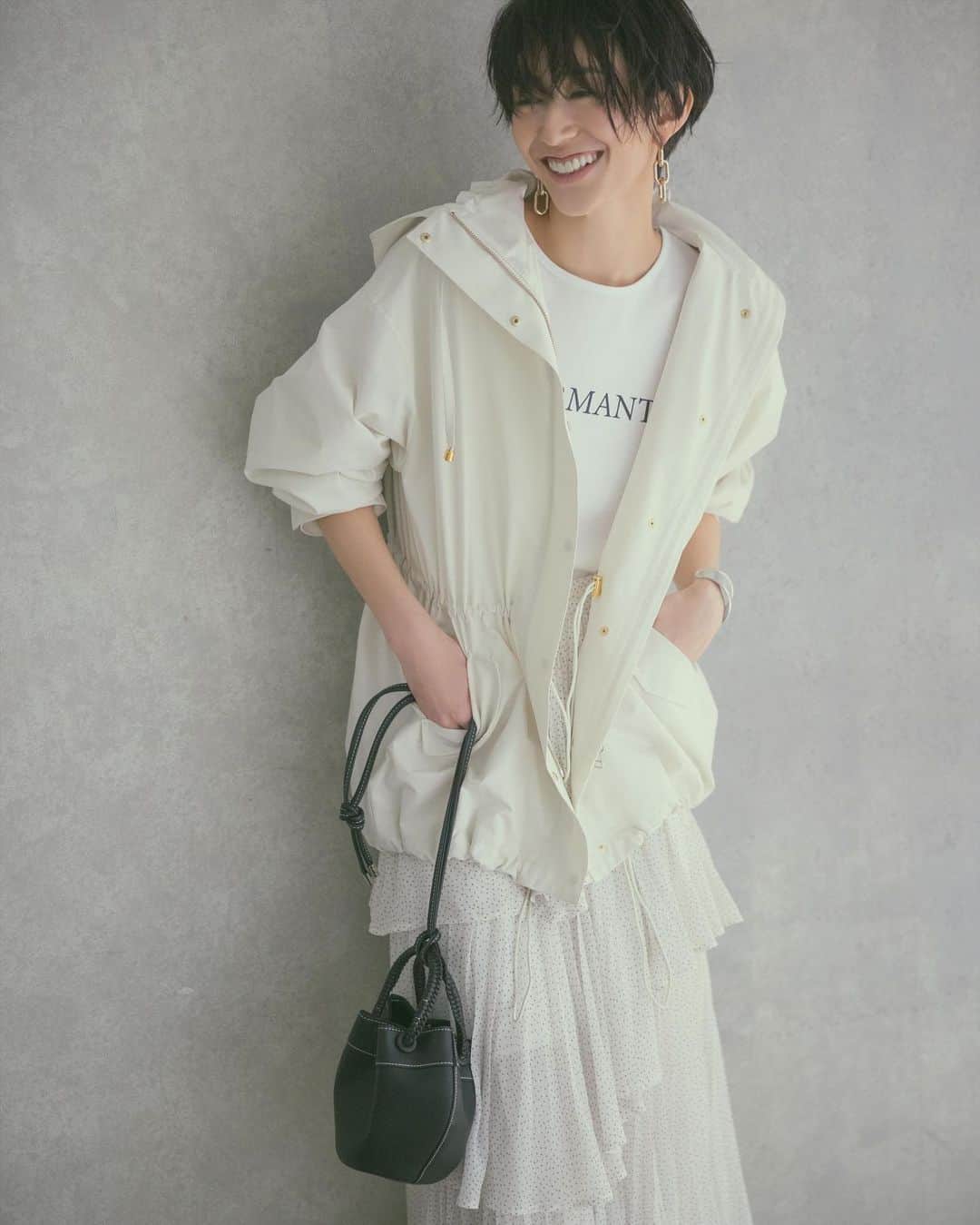Arpege storyさんのインスタグラム写真 - (Arpege storyInstagram)「2/25(木)公開！﻿ Arpege story Original WEB ALBUM﻿ ﻿ 2/27(土)リニューアルオープンのルミネ横浜店にて﻿ 掲載商品の先行販売を行います✨﻿ (チェックスカートを除く)﻿ ﻿ 詳しい商品情報はタグをcheck♡﻿ ﻿ ﻿ --------------------------------------------------﻿ ﻿ 【ルミネ横浜News】﻿ ﻿ ①﻿ 2/27(土)Arpege storyルミネ横浜店﻿ 3階→2階へ、リューアルOPEN！﻿ ﻿ ⚠️25日までは3階で営業いたします。26日は営業しておりませんのでご注意ください。﻿ ﻿ ②﻿ リニューアルOPENを記念して、﻿ Arpege storyルミネ横浜店限定アイテムを発売！﻿ ﻿ ③﻿ 2/27(土)・2/28(日)の2日間は﻿ Arpege story会員様ALL10%OFF!﻿ ﻿ ④﻿ リニューアルOPENを記念して、¥50,000（税抜）以上お買い上げのお客様には、通常のノベルティに加えて「ルームウェア&ターバンSET(モカ)」をプレゼント致します✨﻿ ﻿ ※なくなり次第終了となります。﻿ ﻿ --------------------------------------------------﻿ ﻿ #神山まりあ さん #神山まりあ着用﻿ #ルミネ横浜 #arpegestory #リニューアルオープン #0227」2月25日 13時06分 - arpege_story