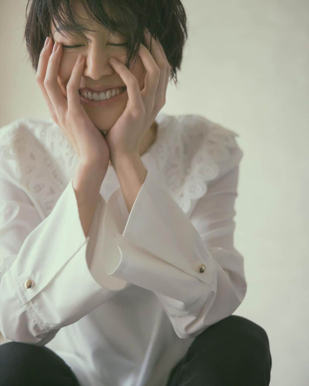 Arpege storyさんのインスタグラム写真 - (Arpege storyInstagram)「2/25(木)公開！﻿ Arpege story Original WEB ALBUM﻿ ﻿ 2/27(土)リニューアルオープンのルミネ横浜店にて﻿ 掲載商品の先行販売を行います✨﻿ (チェックスカートを除く)﻿ ﻿ 詳しい商品情報はタグをcheck♡﻿ ﻿ ﻿ --------------------------------------------------﻿ ﻿ 【ルミネ横浜News】﻿ ﻿ ①﻿ 2/27(土)Arpege storyルミネ横浜店﻿ 3階→2階へ、リューアルOPEN！﻿ ﻿ ⚠️25日までは3階で営業いたします。26日は営業しておりませんのでご注意ください。﻿ ﻿ ②﻿ リニューアルOPENを記念して、﻿ Arpege storyルミネ横浜店限定アイテムを発売！﻿ ﻿ ③﻿ 2/27(土)・2/28(日)の2日間は﻿ Arpege story会員様ALL10%OFF!﻿ ﻿ ④﻿ リニューアルOPENを記念して、¥50,000（税抜）以上お買い上げのお客様には、通常のノベルティに加えて「ルームウェア&ターバンSET(モカ)」をプレゼント致します✨﻿ ﻿ ※なくなり次第終了となります。﻿ ﻿ --------------------------------------------------﻿ ﻿ #神山まりあ さん #神山まりあ着用﻿ #ルミネ横浜 #arpegestory #リニューアルオープン #0227」2月25日 13時06分 - arpege_story