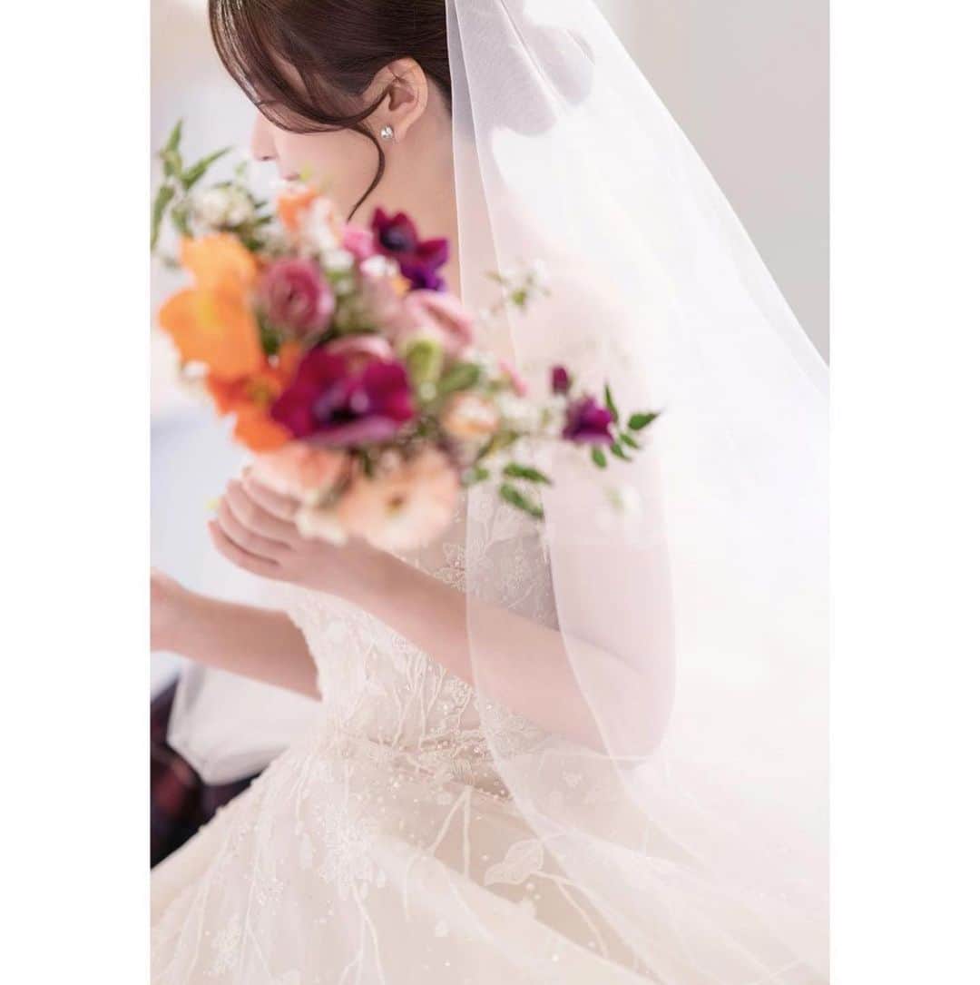 SOYOO BRIDALさんのインスタグラム写真 - (SOYOO BRIDALInstagram)「.  [ SOYOO Bridal x Marco&Maria ]🏷   #beautiful_soyoo_bride✨#가봉스냅 #소유브라이덜   planning @wedding_shin_laciel @laciel.co.kr💫  photo @st.ggot 📷  makeup @kimchungkyung_hairface 💄」2月25日 13時12分 - soyoobridal_official