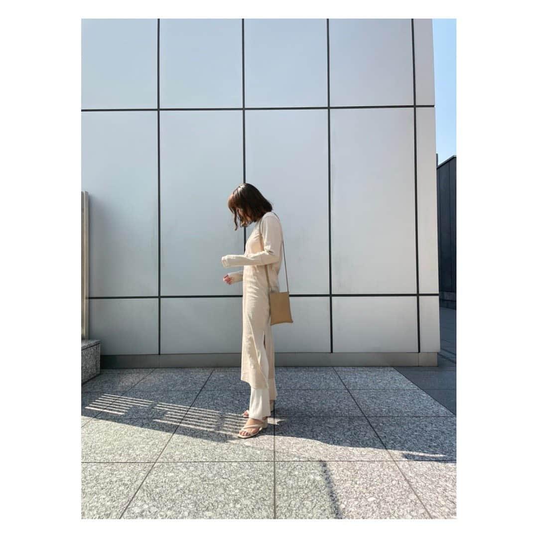 ETRÉ TOKYO ストアさんのインスタグラム写真 - (ETRÉ TOKYO ストアInstagram)「@etretokyo﻿ ﻿ Staff：ルミネ新宿店 ﻿ Misaki 156cm【@etretokyo_misaki】﻿ ﻿ 《 NEW ARRIVAL 》﻿ ﻿  #メローデザインワンピース ￥15,400 着用:BEIGE  #フレアリブニットレギンス ￥13,200 着用:IVORY  _______________________________________﻿ ルミネ新宿店ではルミネカード会員様限定で﻿ 店舗通販も可能となっております。﻿ 緊急事態宣言期間中のみ新作日から店舗通販を承ります。﻿ 全商品5%オフ、送料無料（対象地域限定）﻿ にてご利用頂けます。﻿ 詳細はルミネ新宿店（03-5989-0979）まで﻿ お問い合わせください。﻿ ﻿ #etretokyo #etre #fashion #etretokyoshinjuku #mydaysmyetre #etre#2021ETRE_SS#SS﻿ エトレ #エトレトウキョウ #ルミネ新宿2 #ルミネ#ルミネ新宿店 カットワンピース」2月25日 13時12分 - etretokyo_store