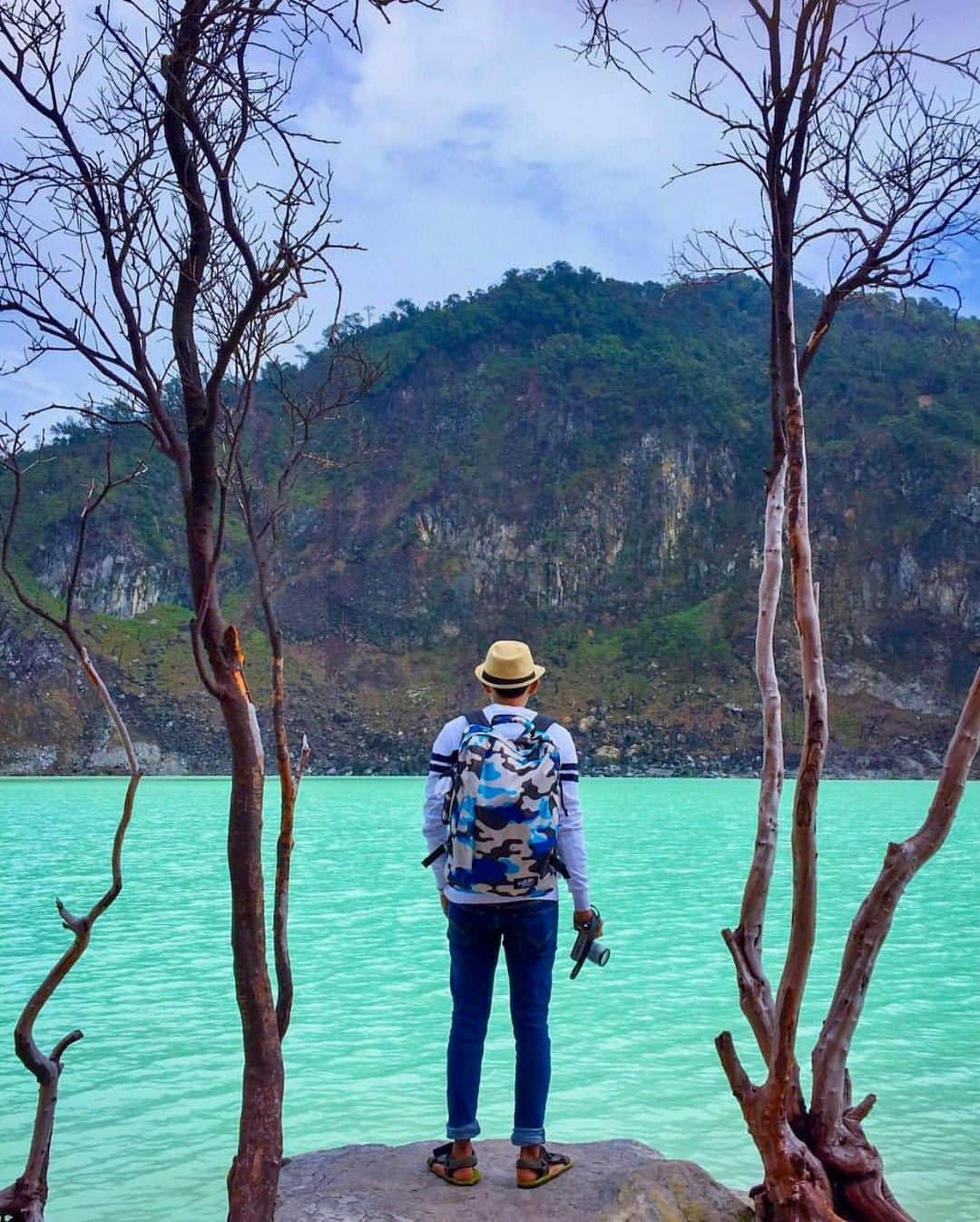 CABINZEROさんのインスタグラム写真 - (CABINZEROInstagram)「“ Do what you can, with what you have, where you are “  - Theodore Roosevelt -  Thank you so much for sharing your awesome photo with us @detra_vianzt 🥰📸📸📸 #cabinzero #traveller #travelblogger #travelgram #travellife #travelling #backpack #backpacker #positivemindsetdaily #instagram #instadaily #instagood #photooftheday #cabinzero #travelphotography #thankyou #staysafe」2月25日 13時13分 - cabinzero