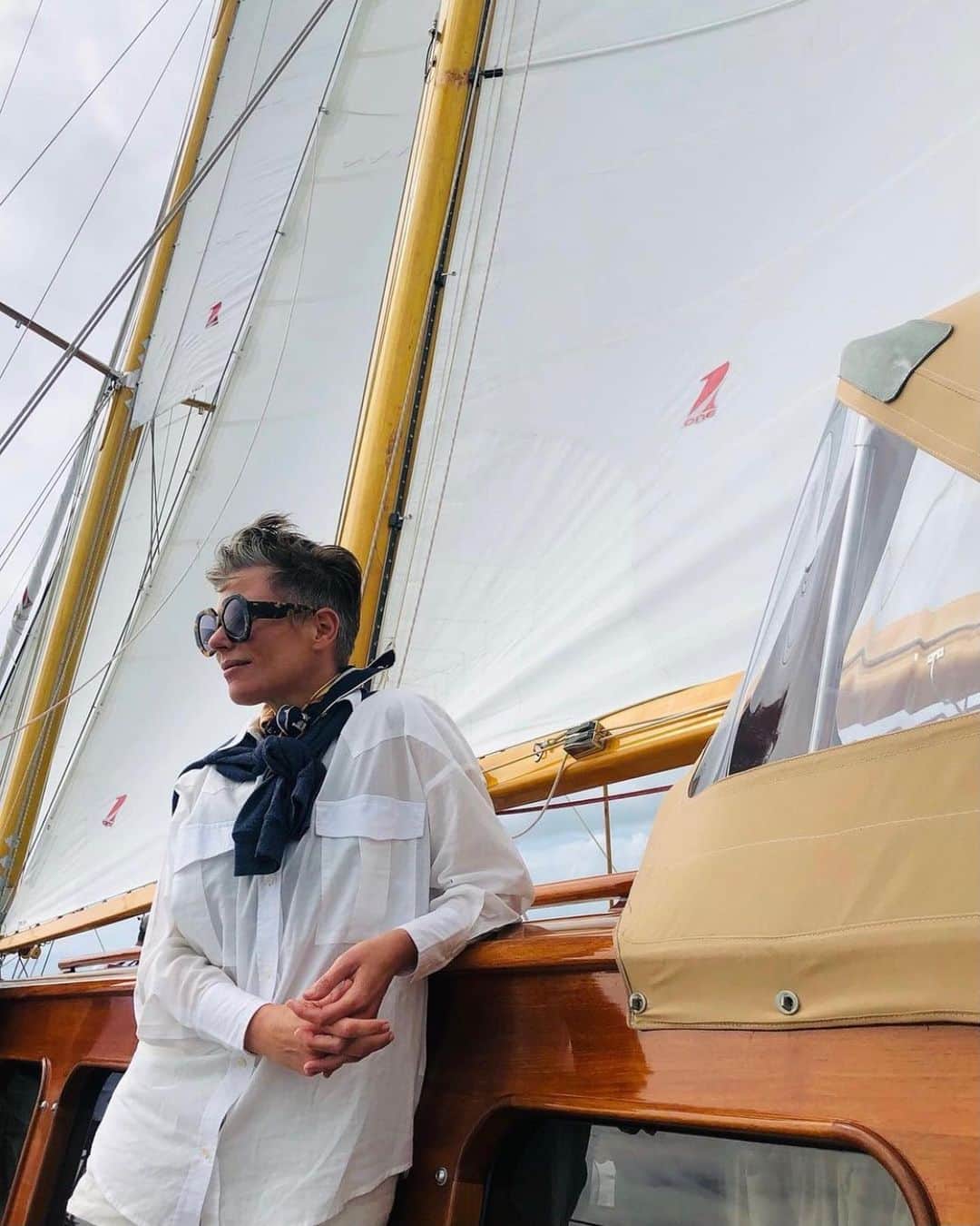 カレンウォーカーさんのインスタグラム写真 - (カレンウォーカーInstagram)「Karen was lucky to spend the day sailing with the crew of #AschantiIVofVegesack  and @RNZYS yesterday. Wearing our collab with the Squadron, naturally.」2月25日 13時31分 - karenwalker