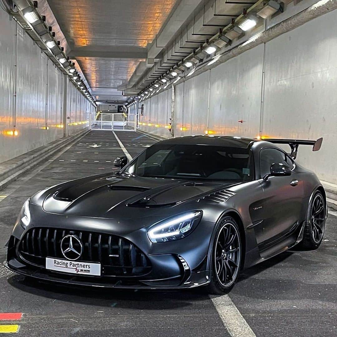 CarsWithoutLimitsさんのインスタグラム写真 - (CarsWithoutLimitsInstagram)「Mercedes AMG GT Black Series ♟ Photo @rokenr  #CarsWithoutLimits #AMGGT #AMGGTBlackSeries」2月25日 13時27分 - carswithoutlimits